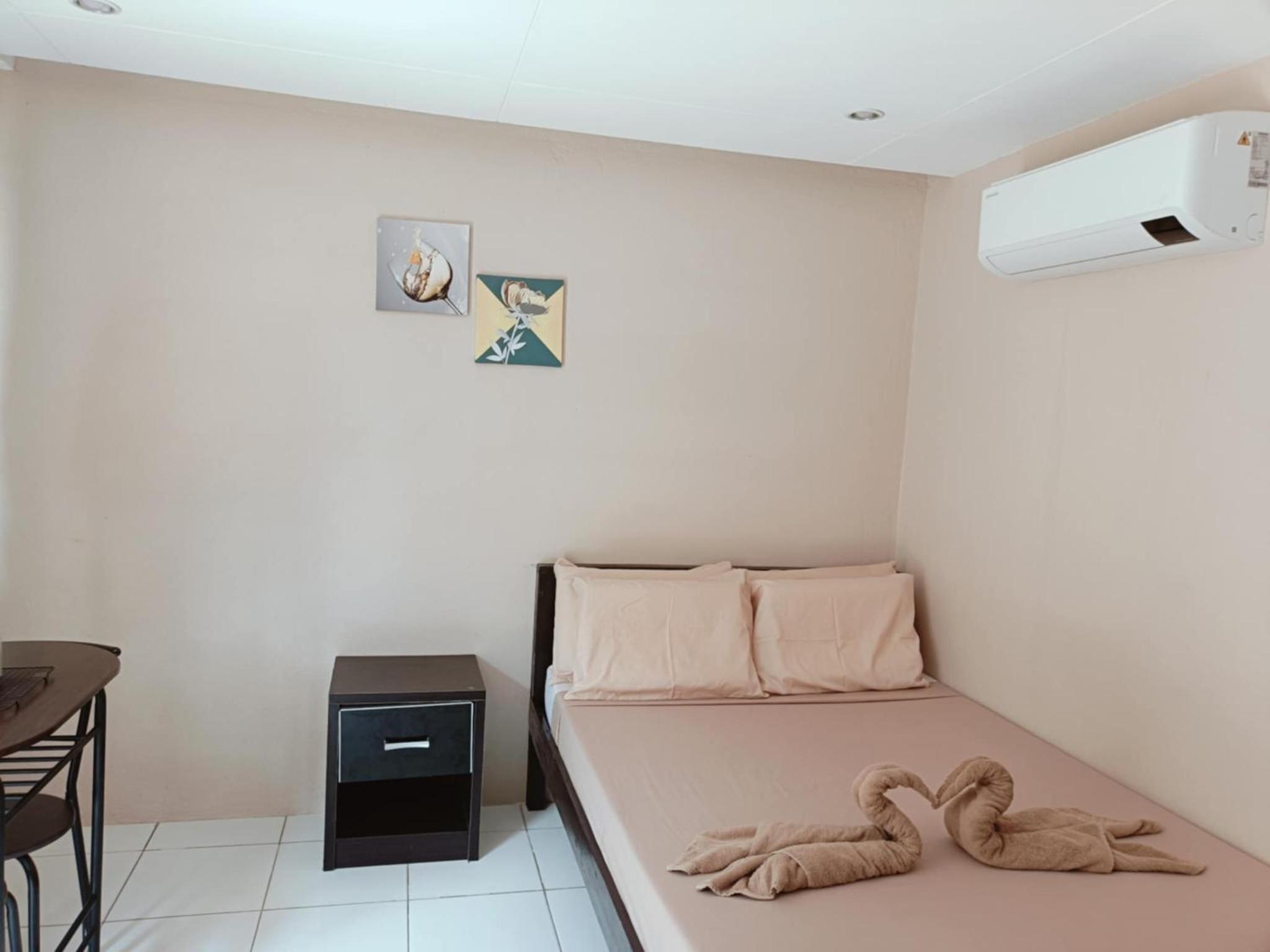 Deluxe Room - Photo 5