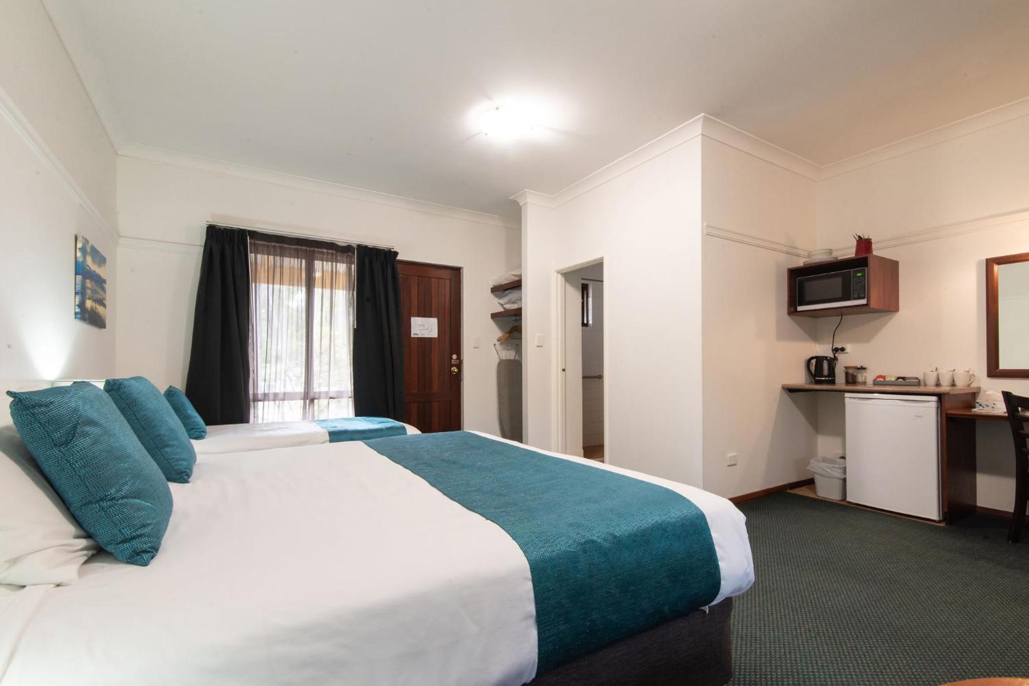 Deluxe Triple Room - Photo 3