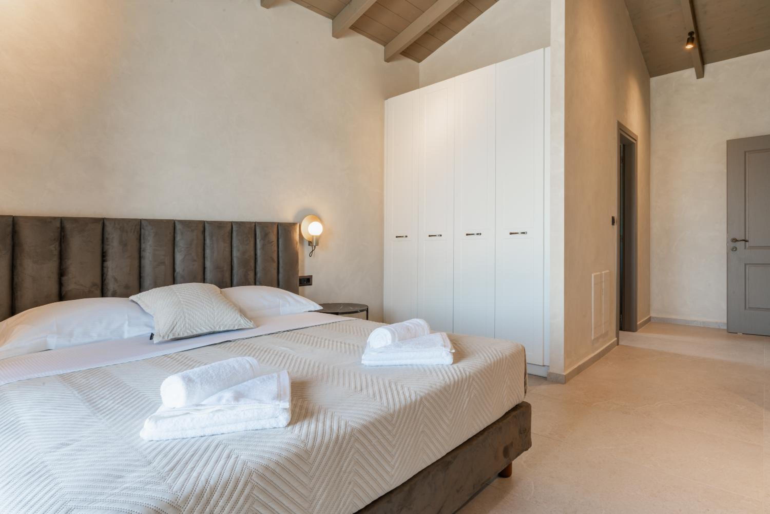 Three-Bedroom Villa photo 1