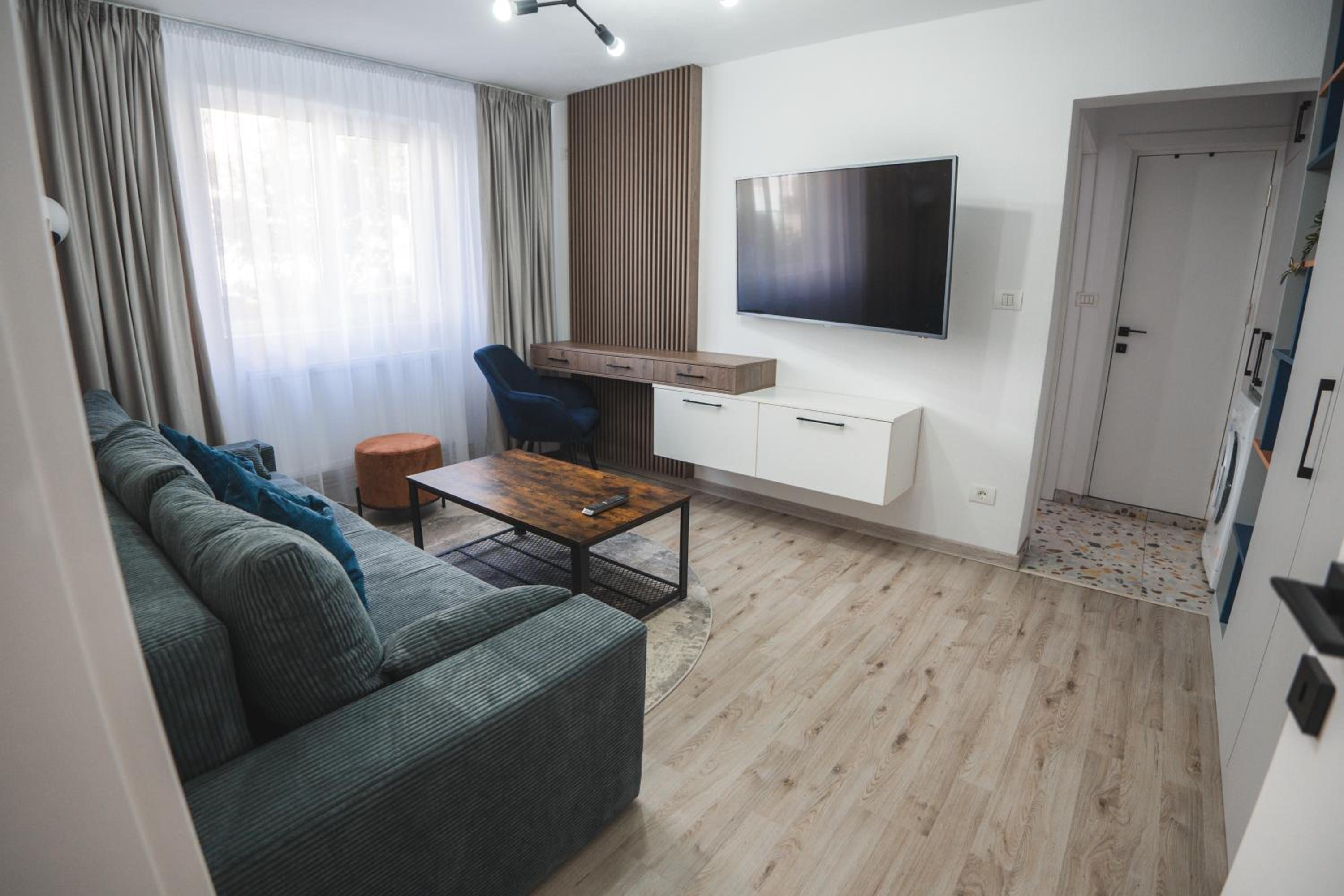 One-Bedroom Apartment photo 2