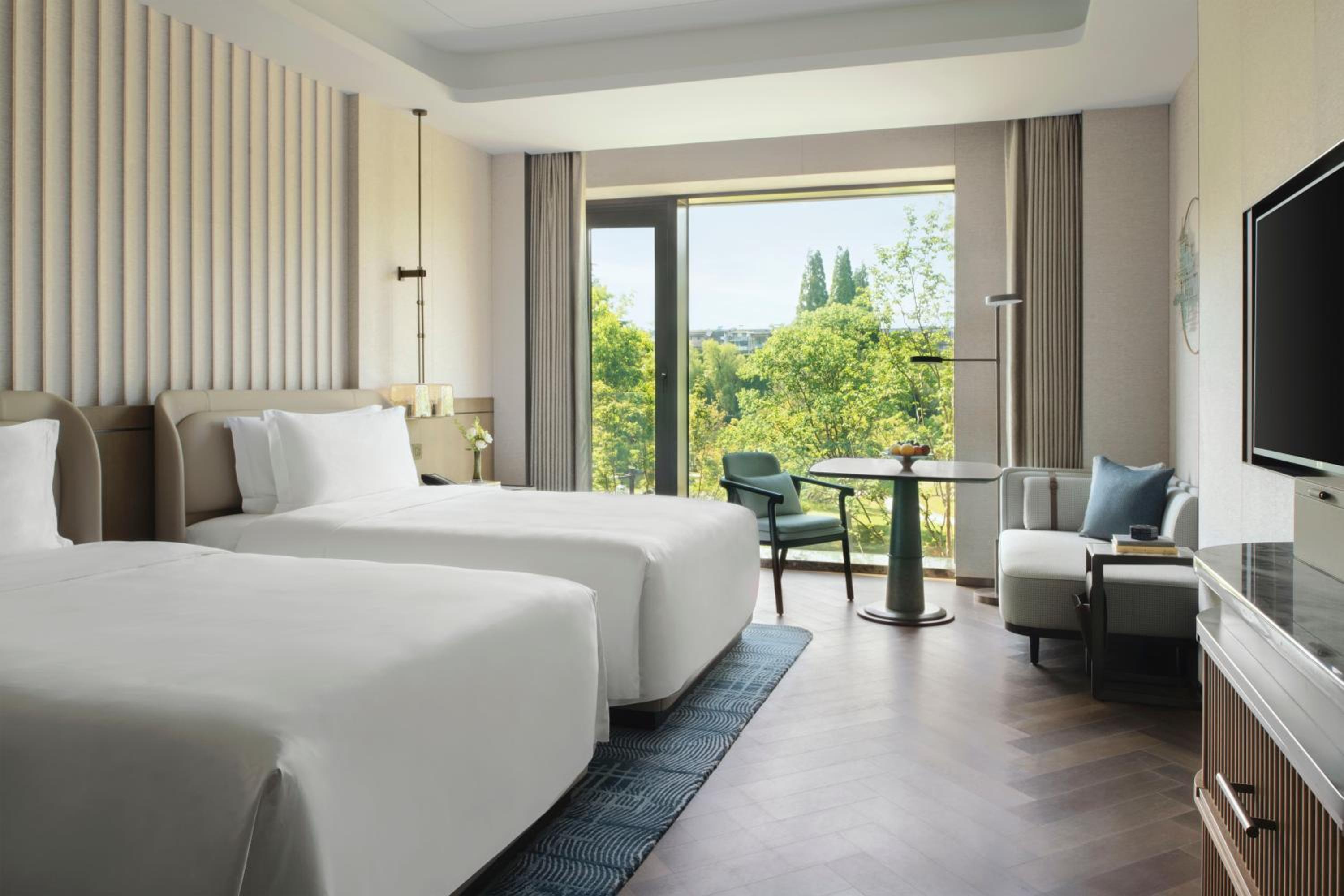Classic Double Room with Two Double Beds photo 3