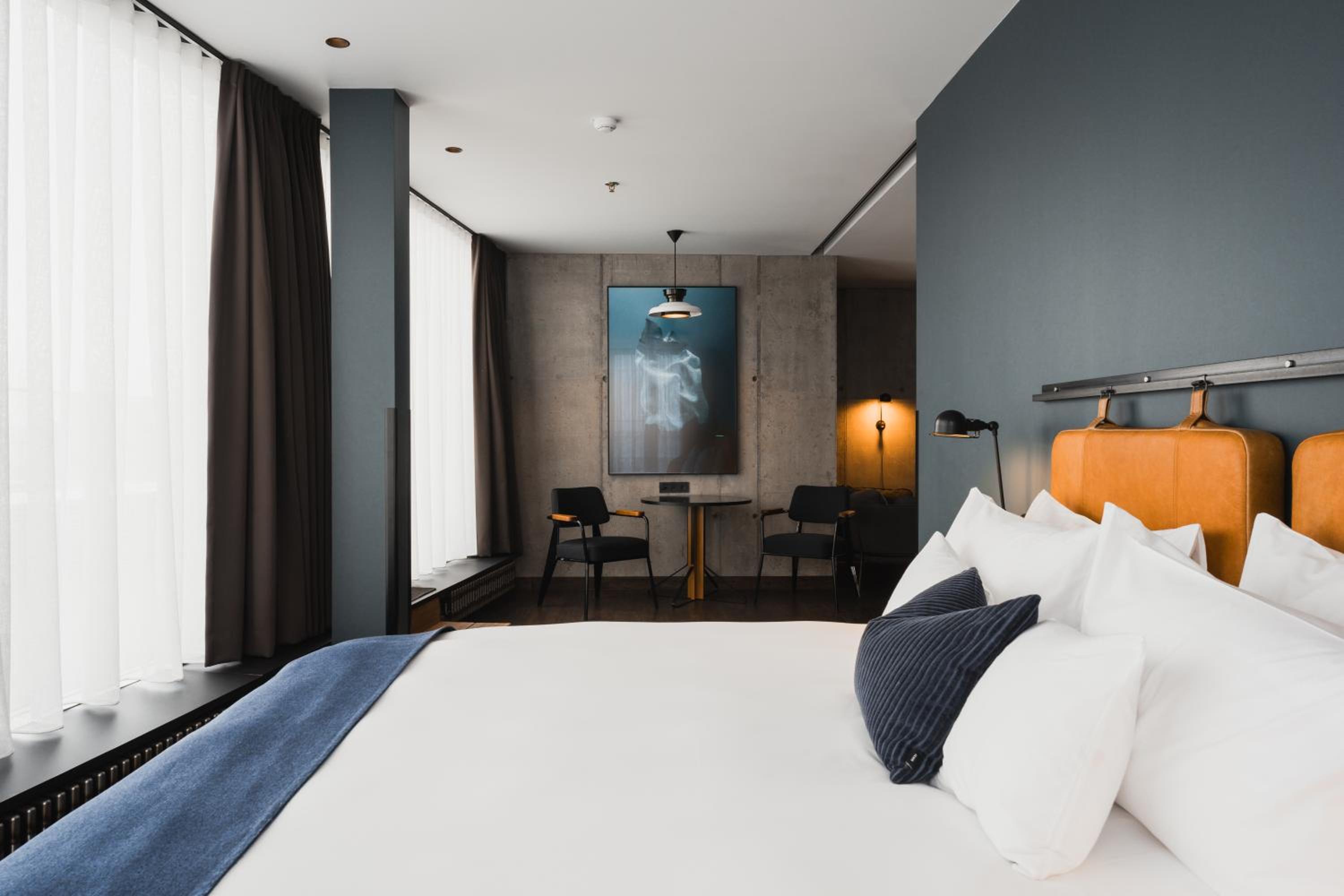 Suite with Harbor View and with Sauna and Gym Access photo 2