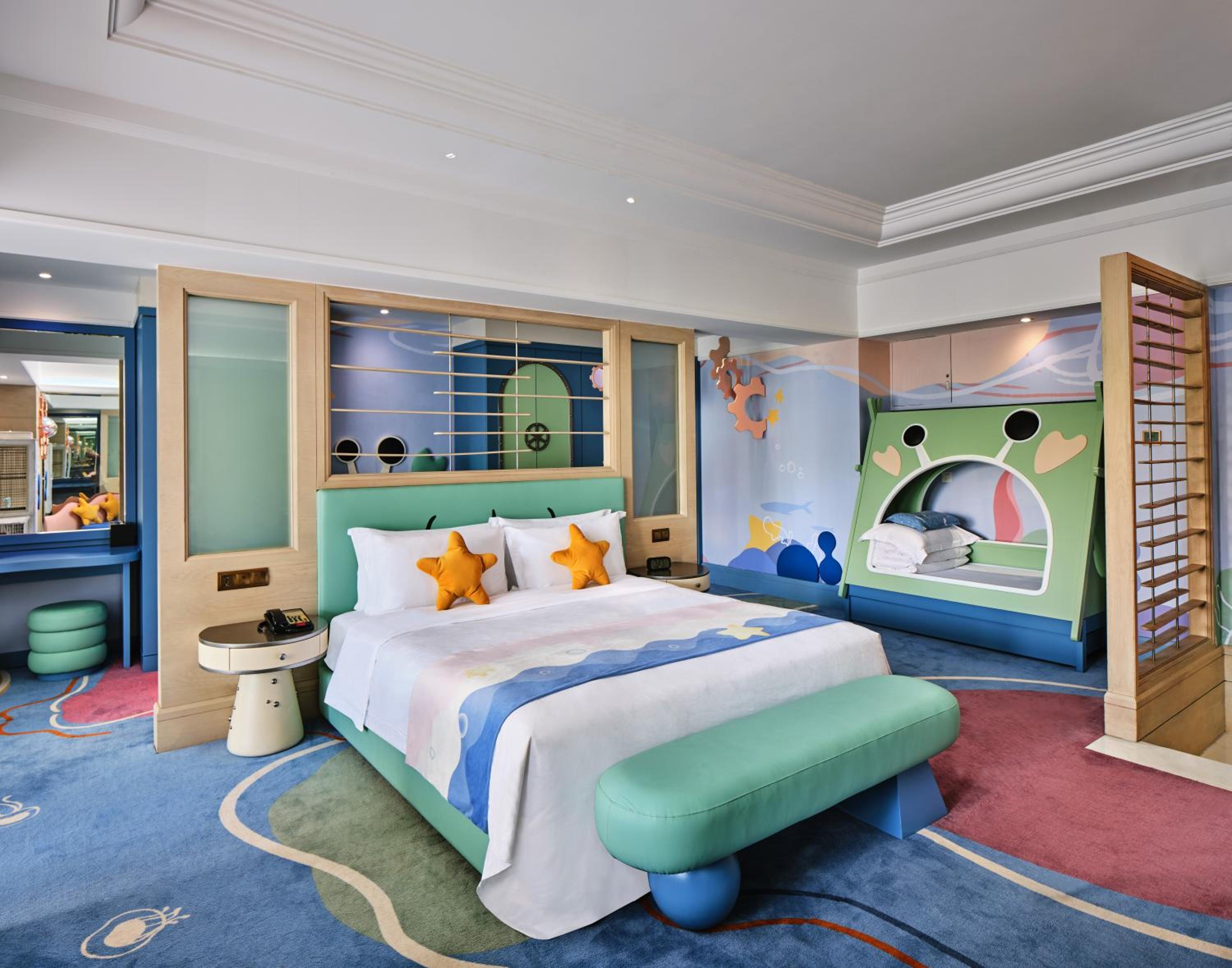 Family King Room - Photo 1