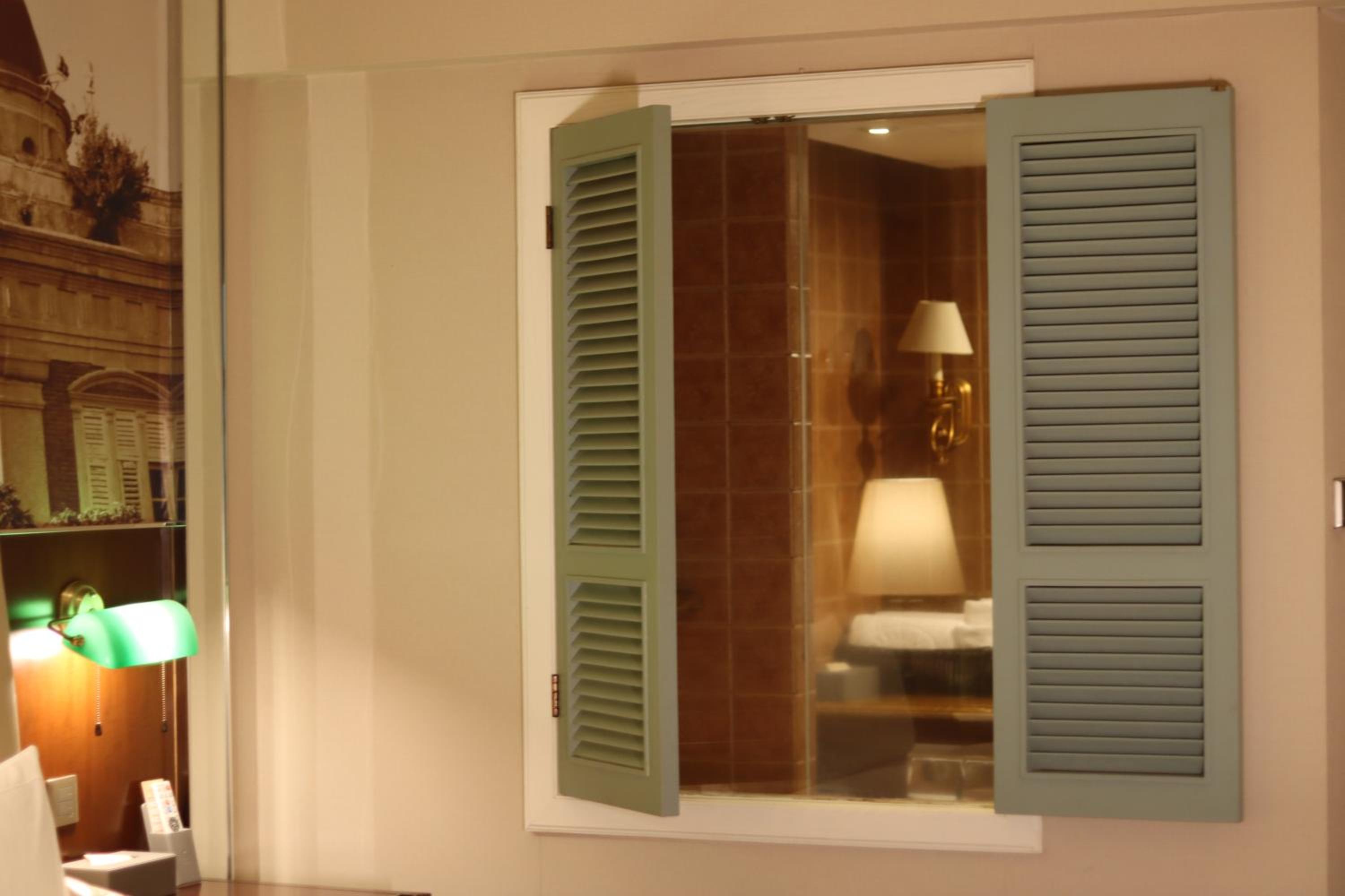 Deluxe King-Size Room