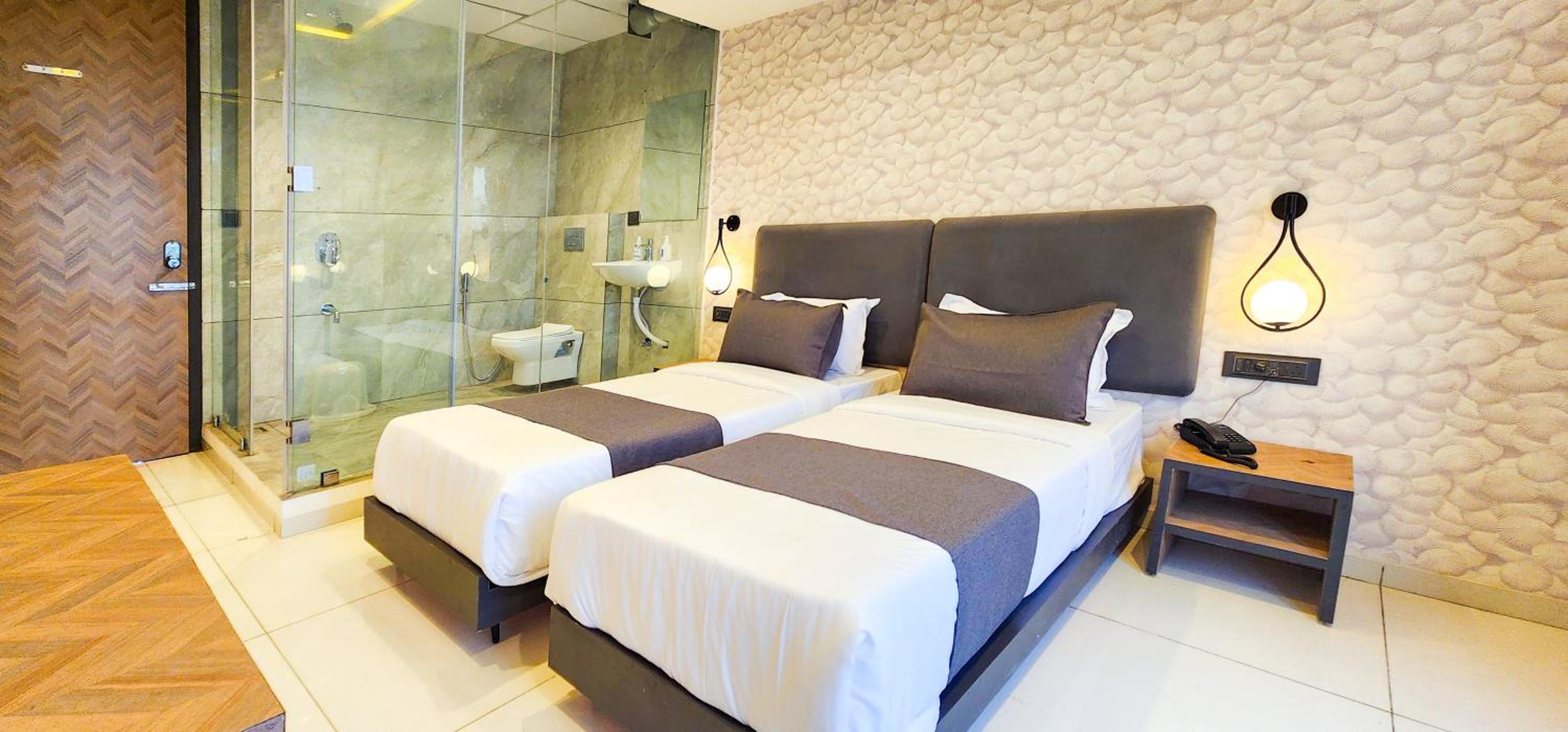 Twin Room with City View