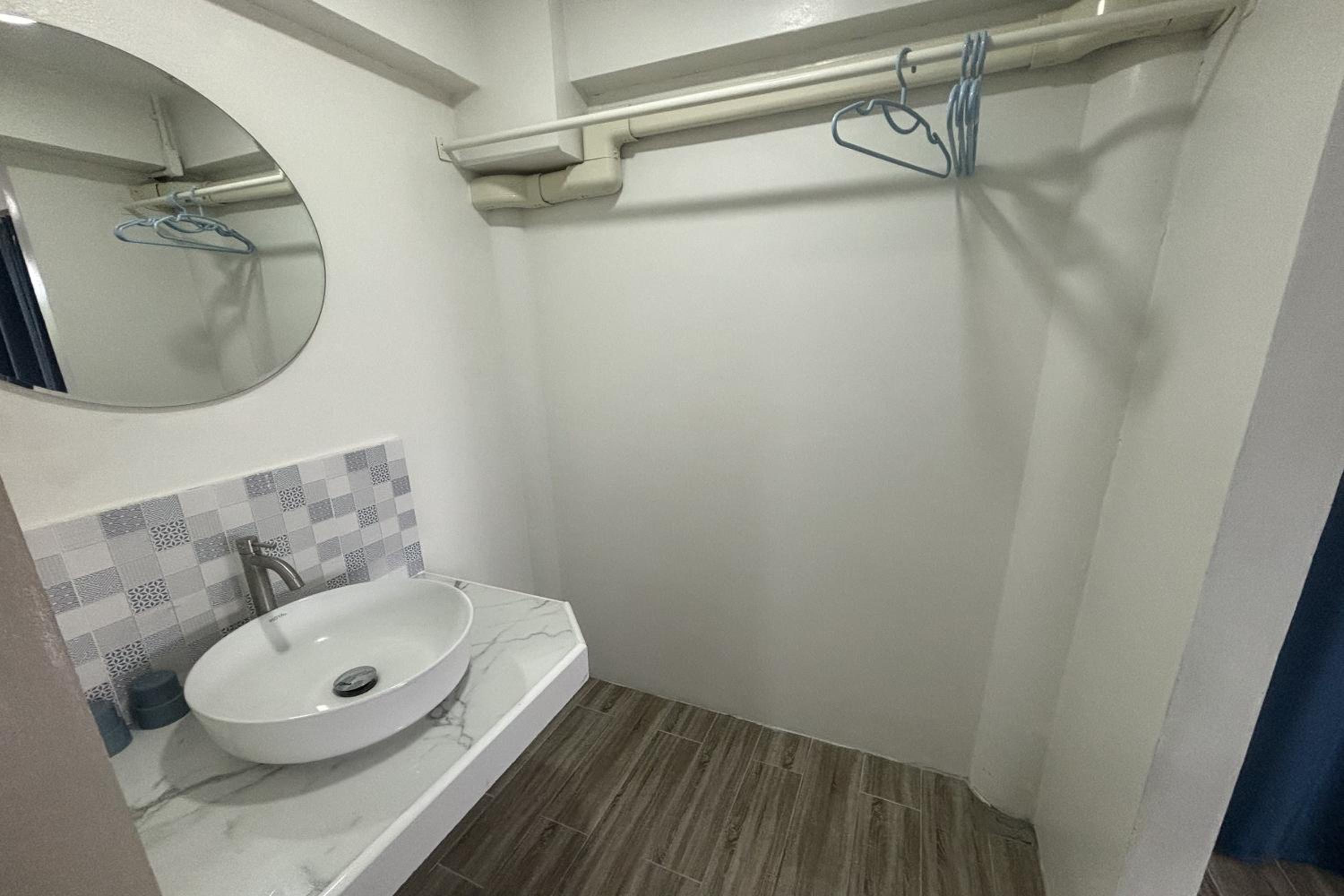 Two-Bedroom House - Photo 23