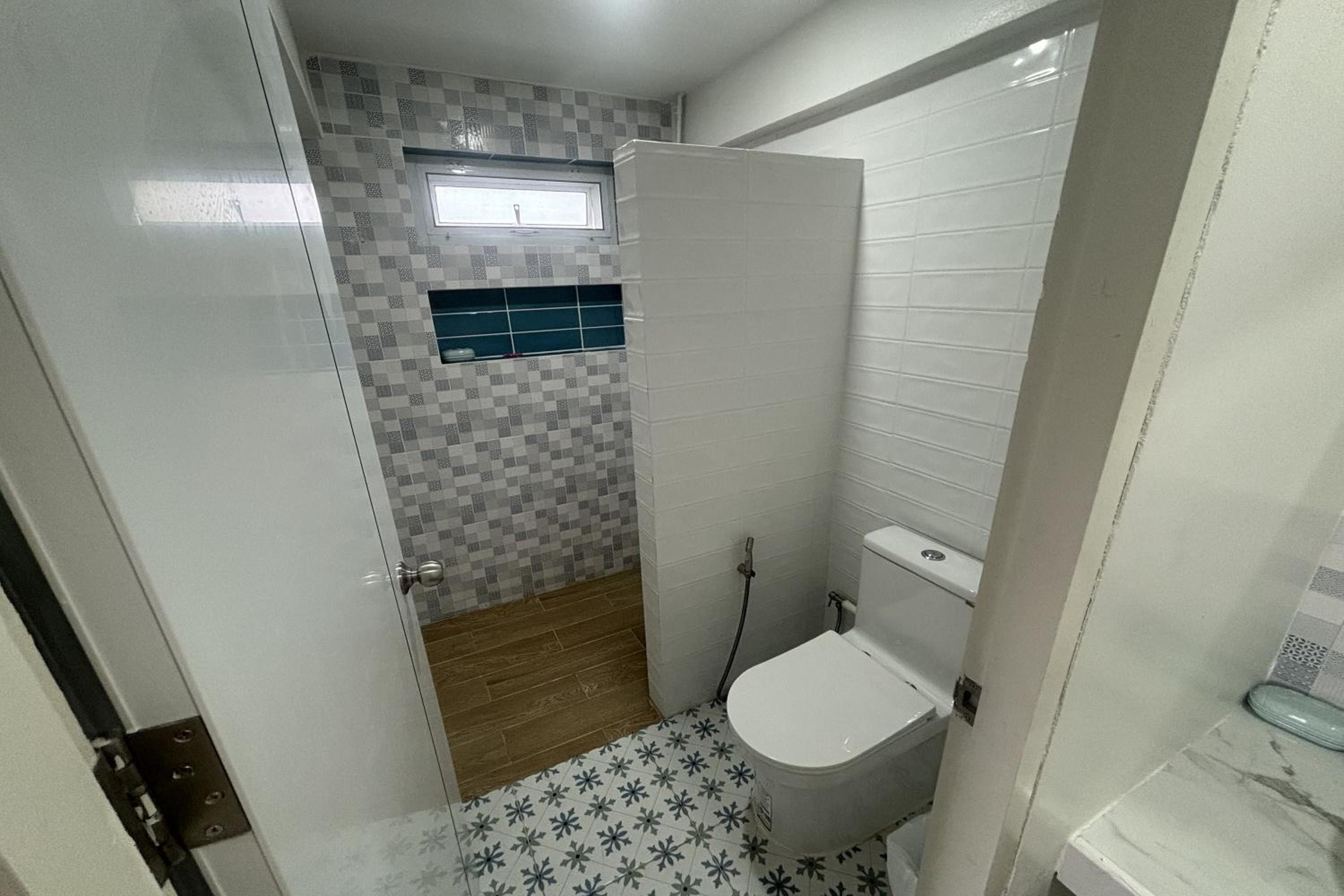 Two-Bedroom House - Photo 21