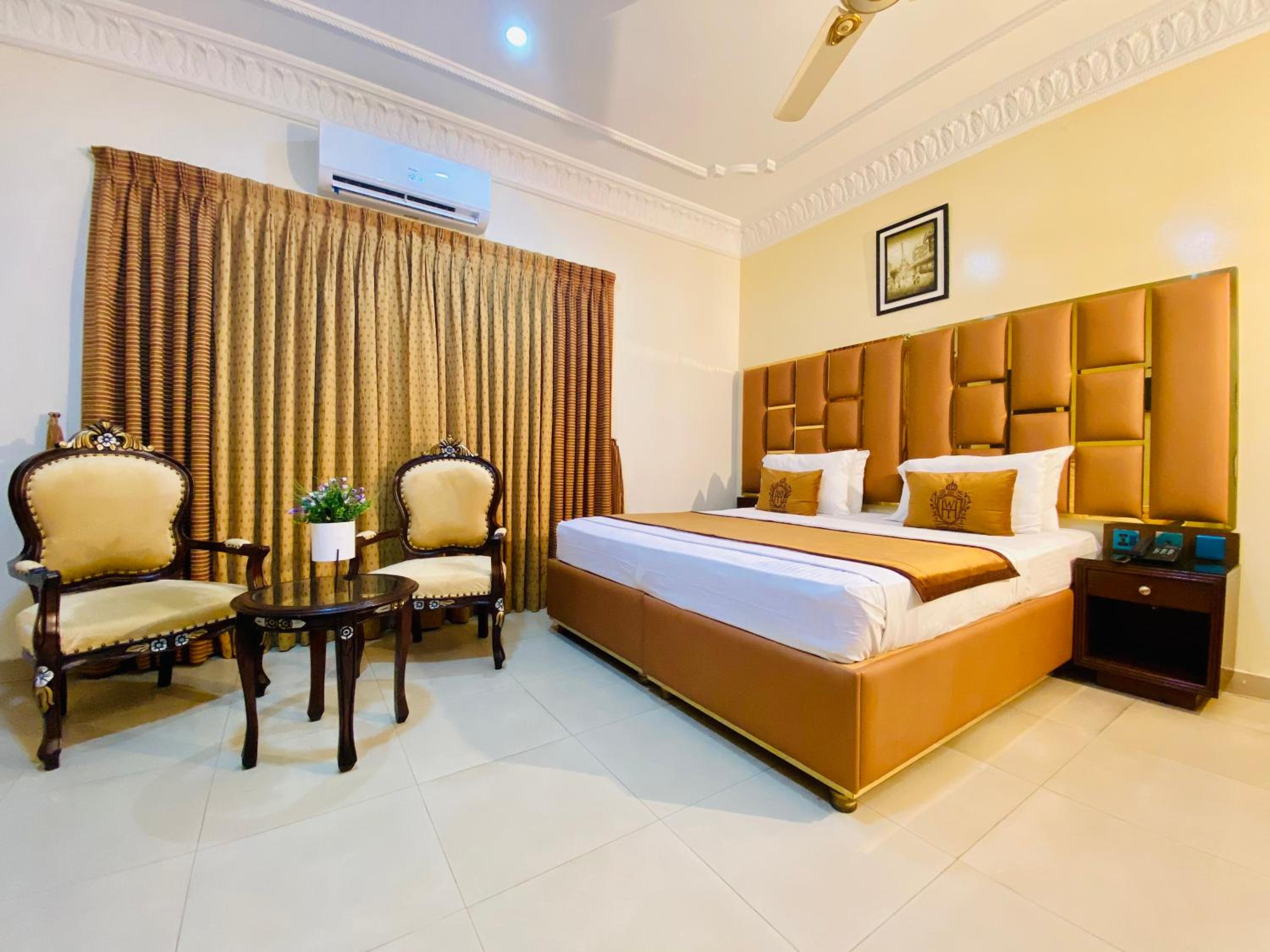 Superior King Room