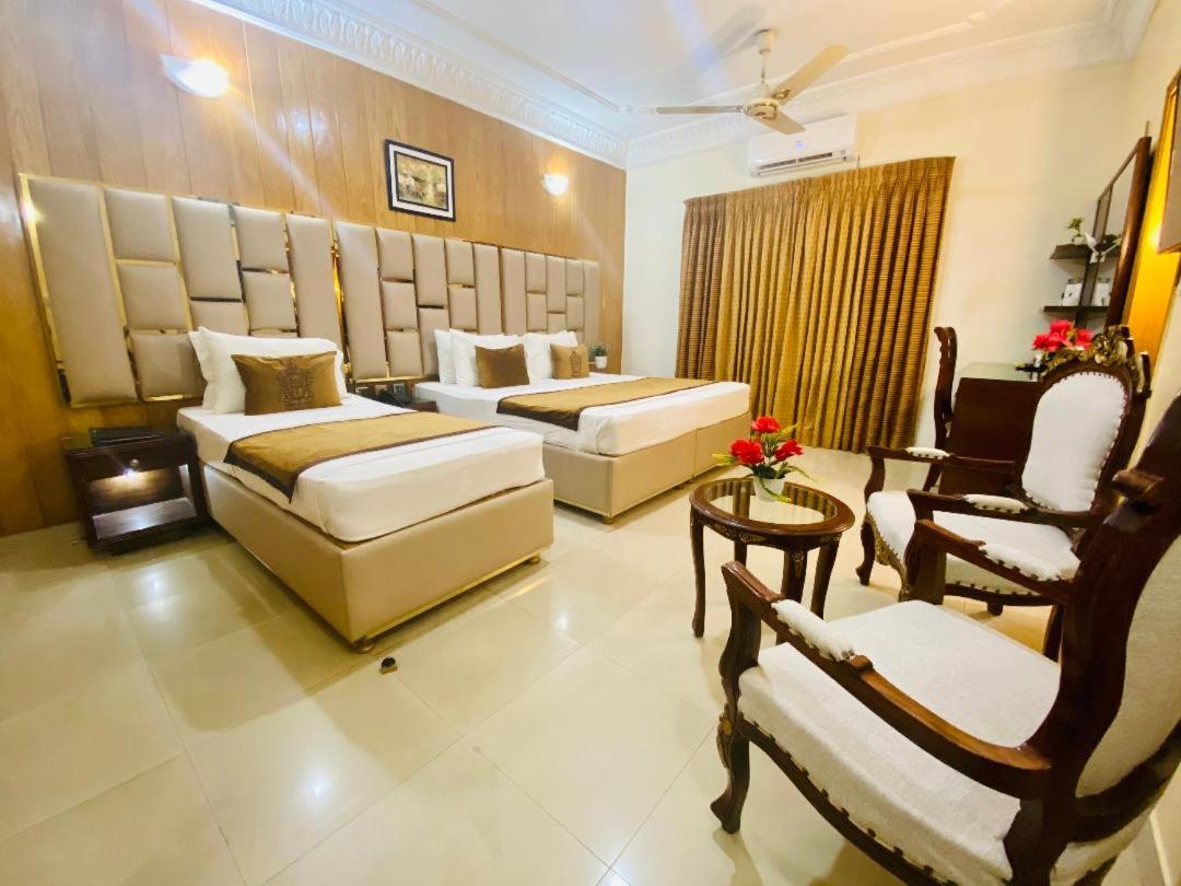 Triple Room