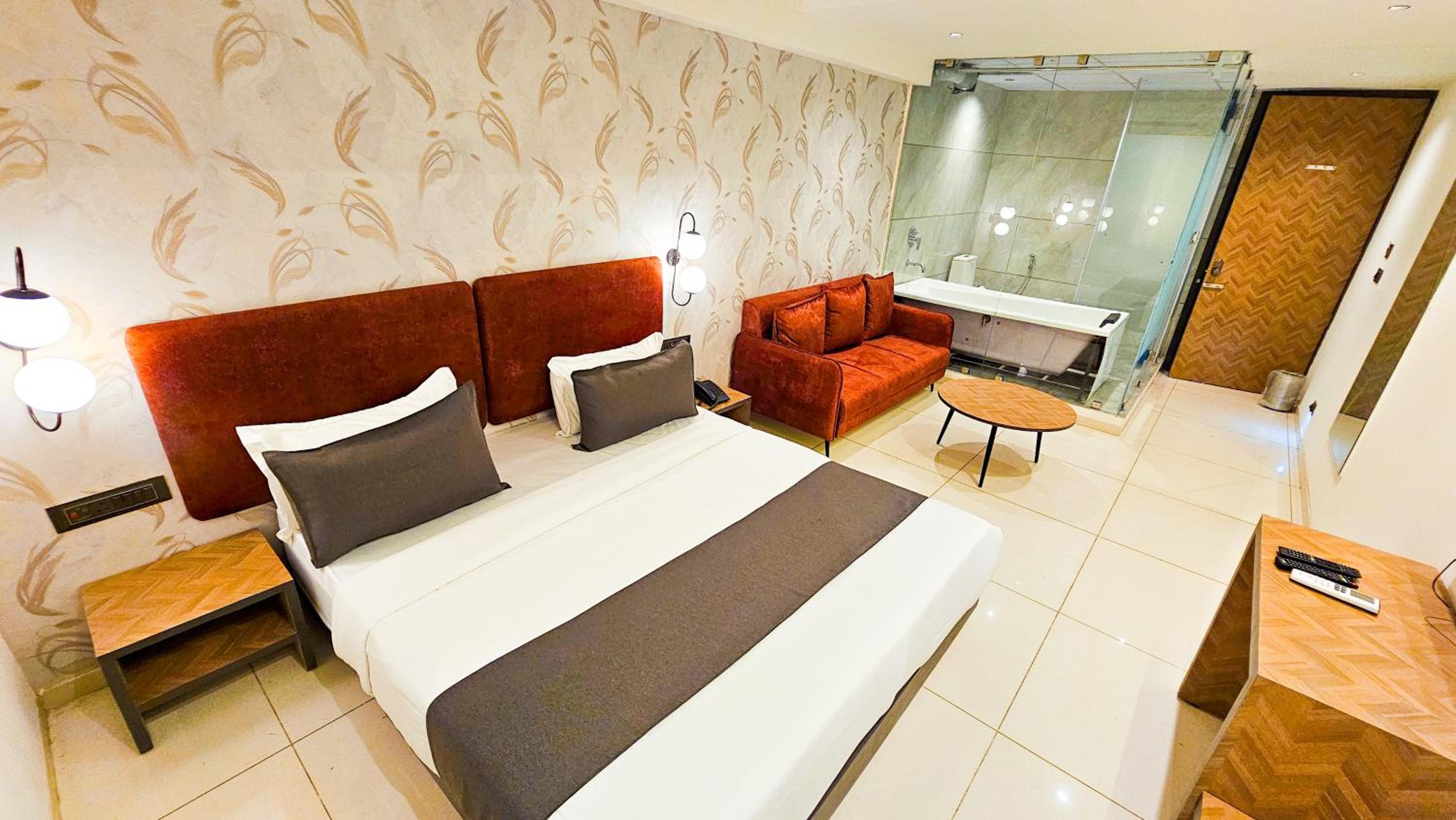 Suite with Hot Tub