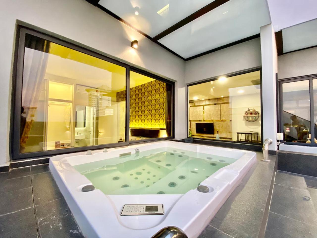 Suite with Private Pool