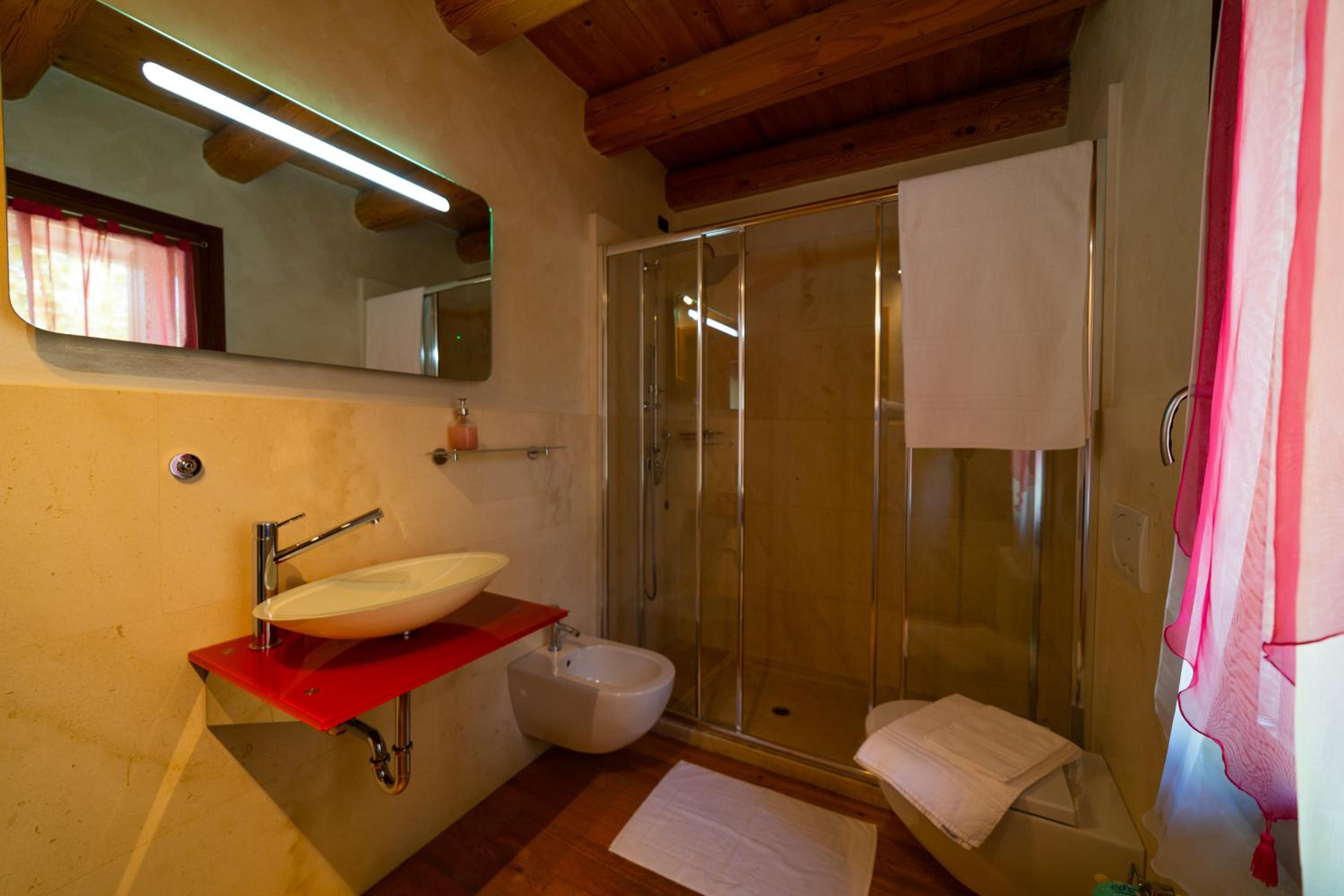Large Double Room photo 2