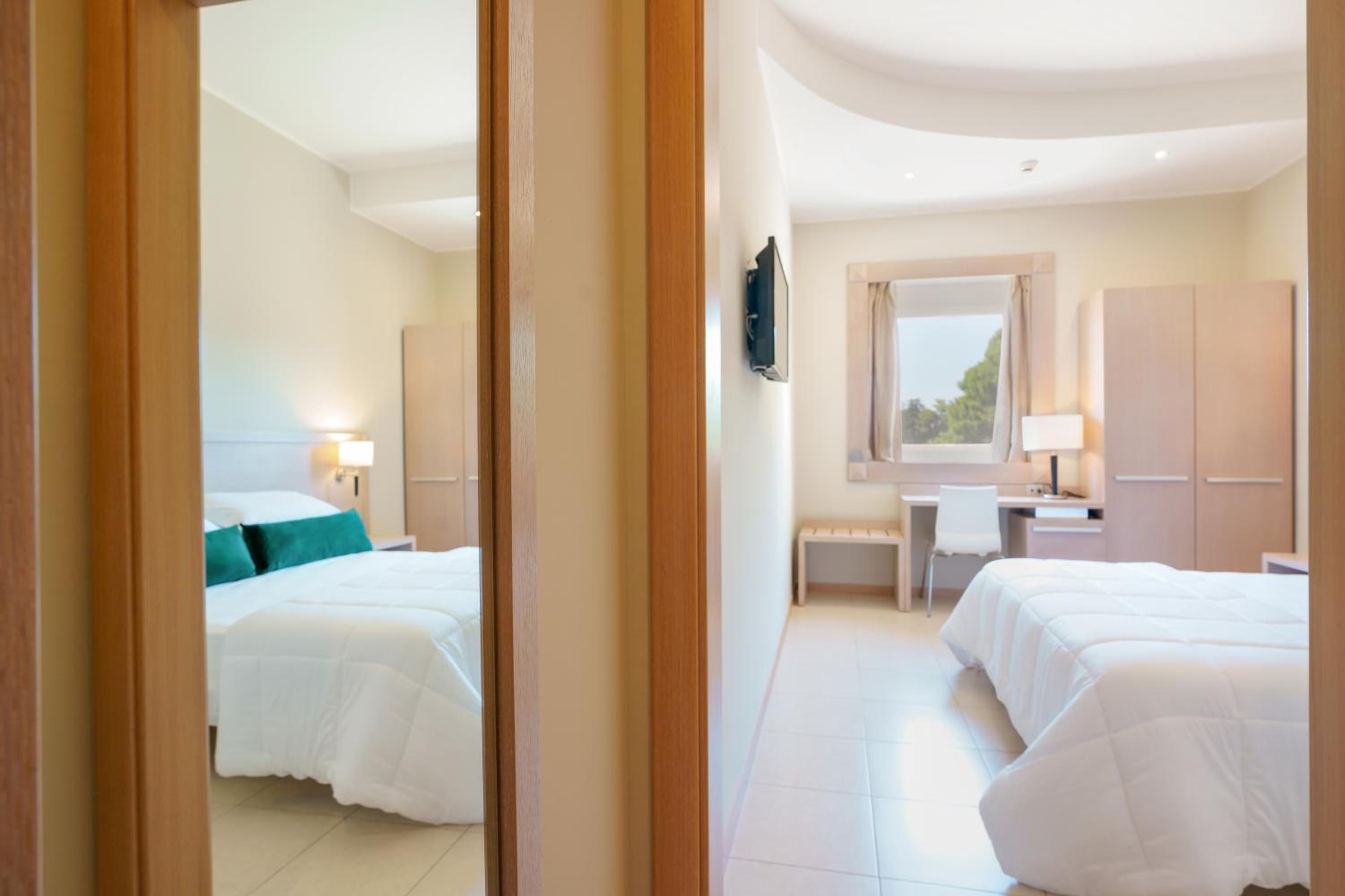Deluxe Double or Twin Room - Photo 1