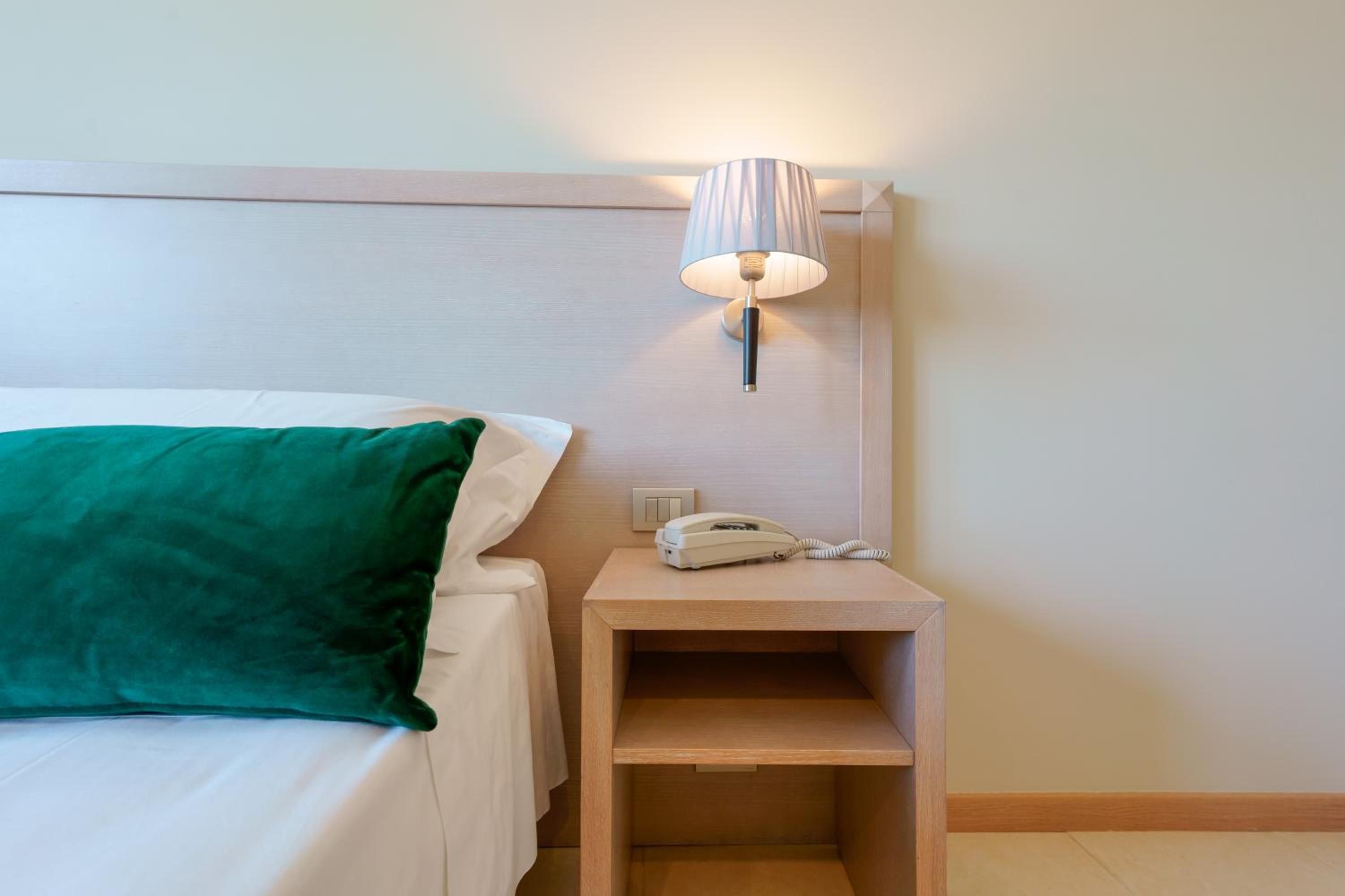Deluxe Double or Twin Room - Photo 3