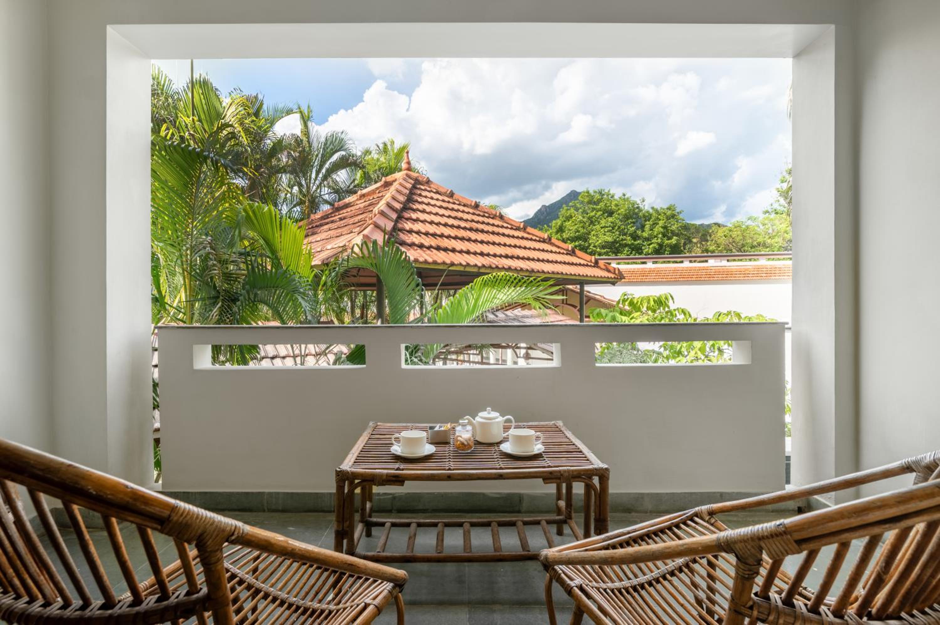 Garden View Classic Room With Balcony - Photo 4