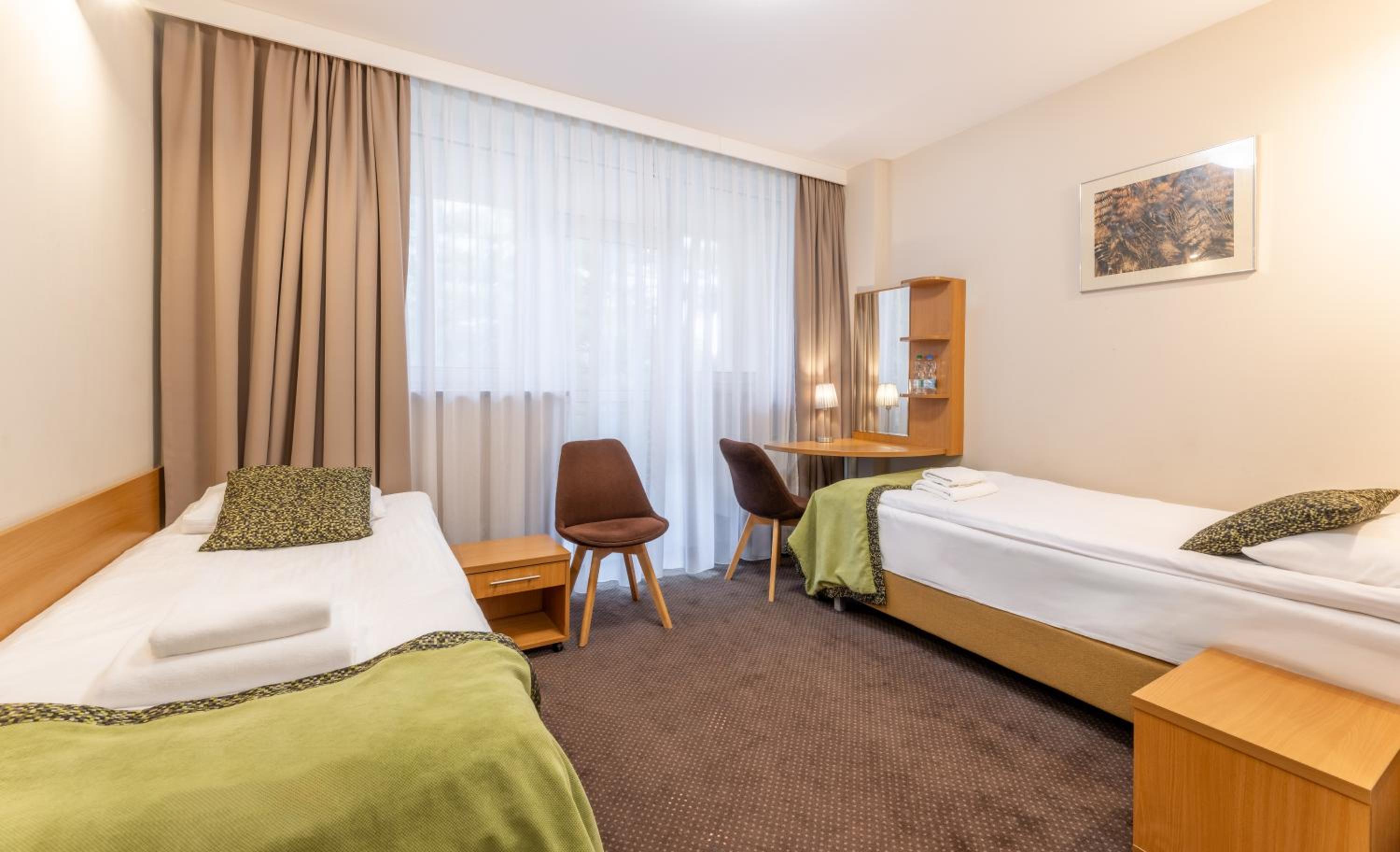 Twin Room - Photo 2