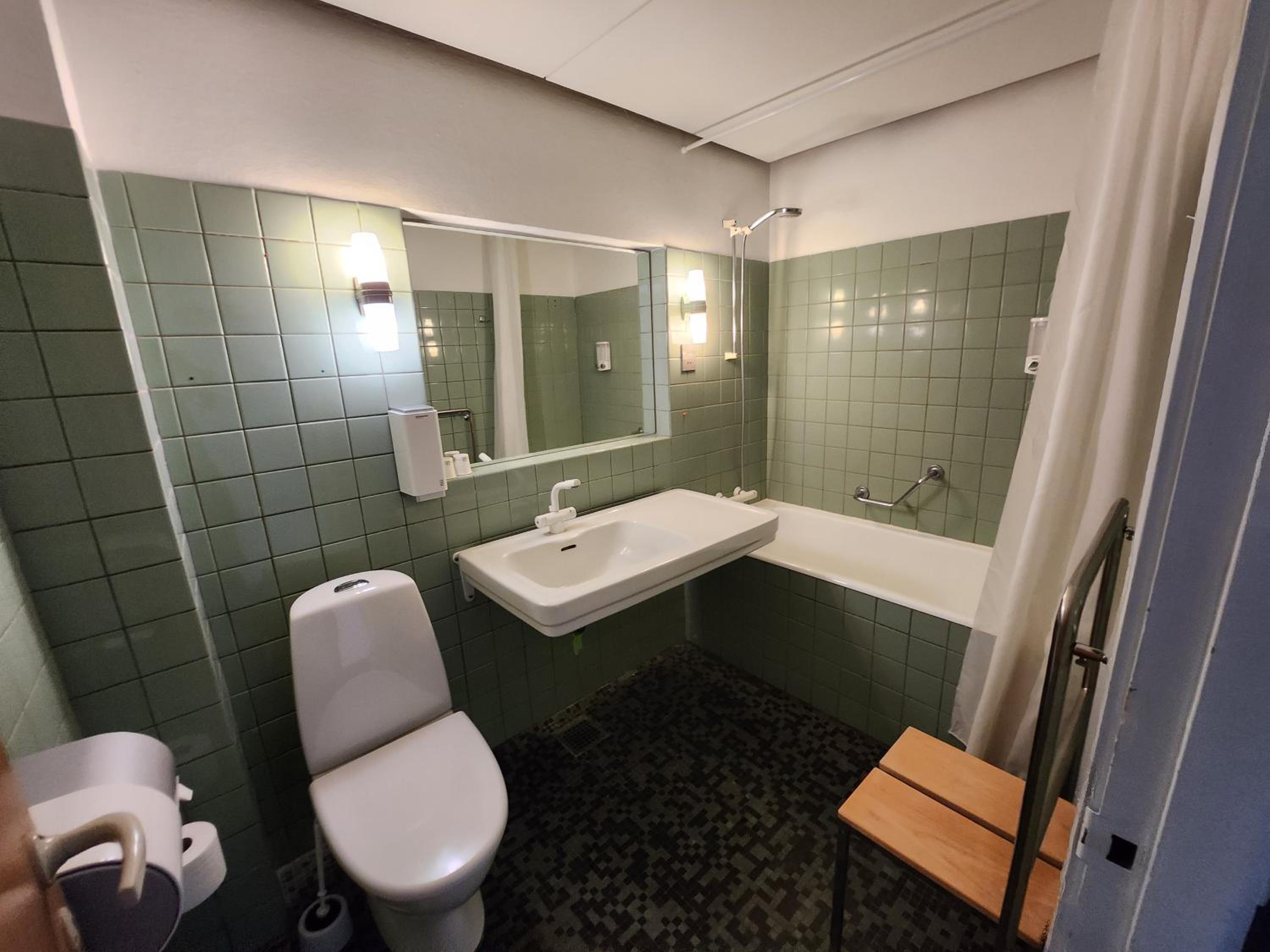 Double Room with Private Bathroom - Photo 3