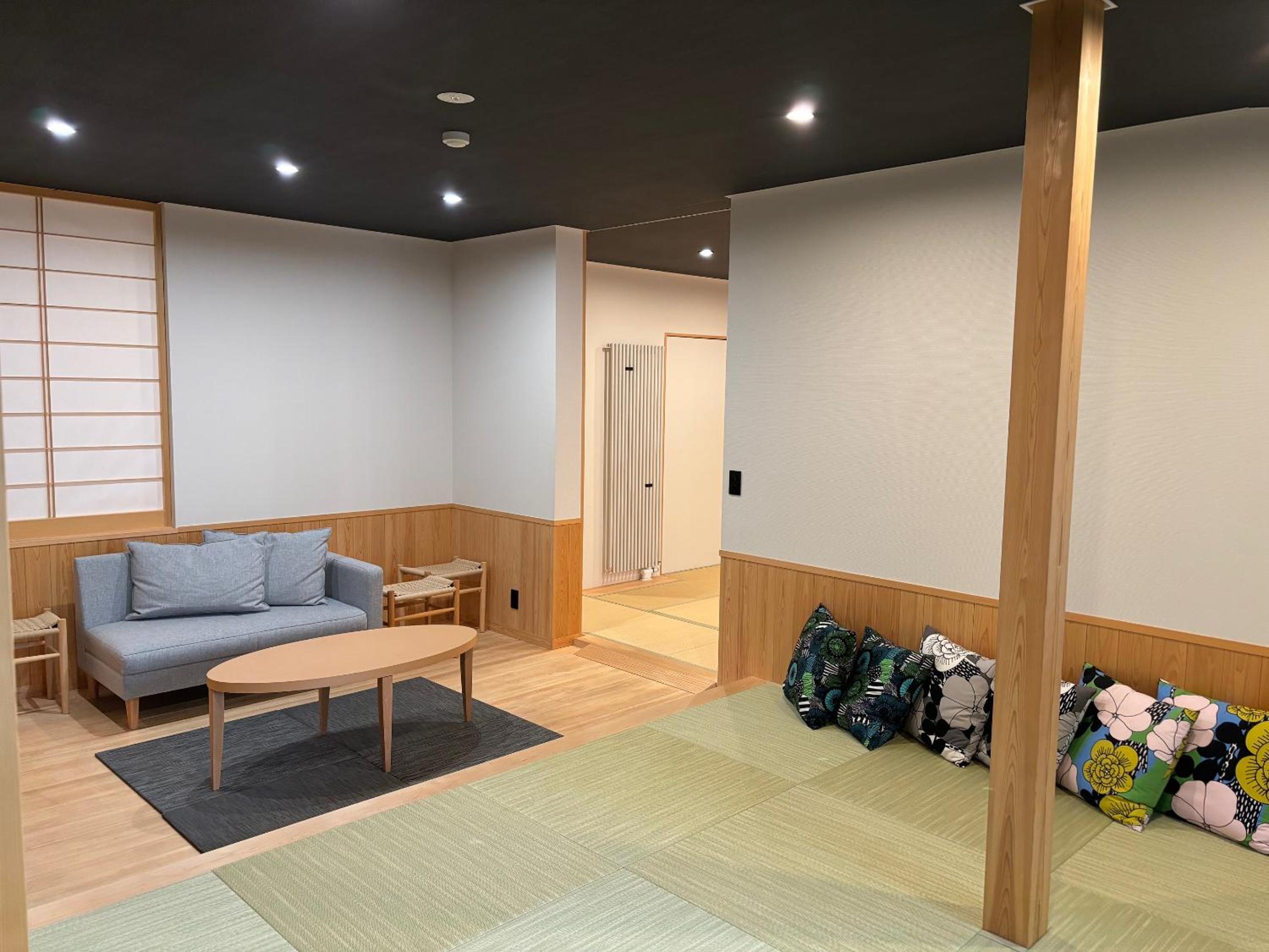 Large Modern Japanese-Style Room with Futon - No Bath, No Shower - Photo 9