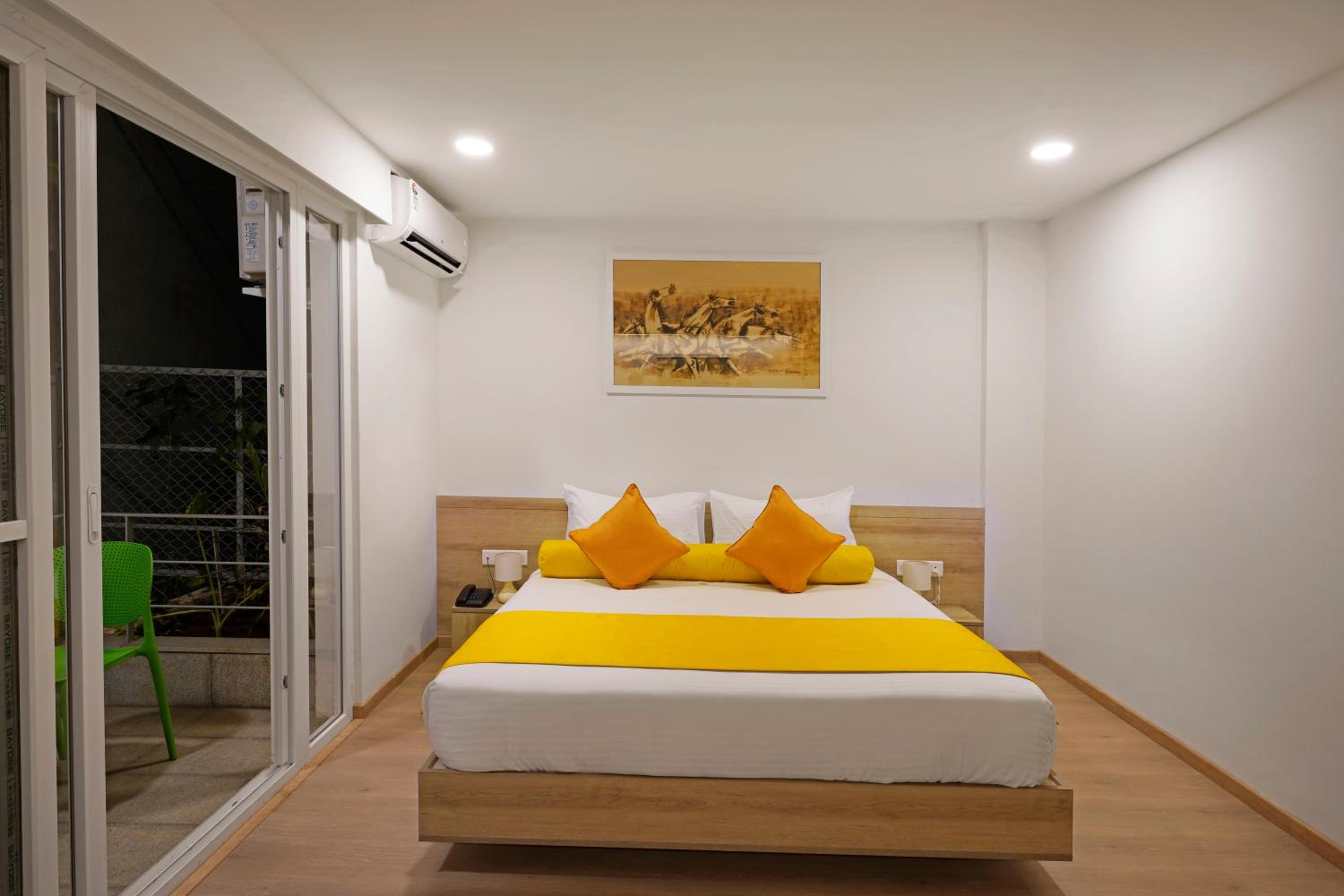 Studio with Sofa Bed