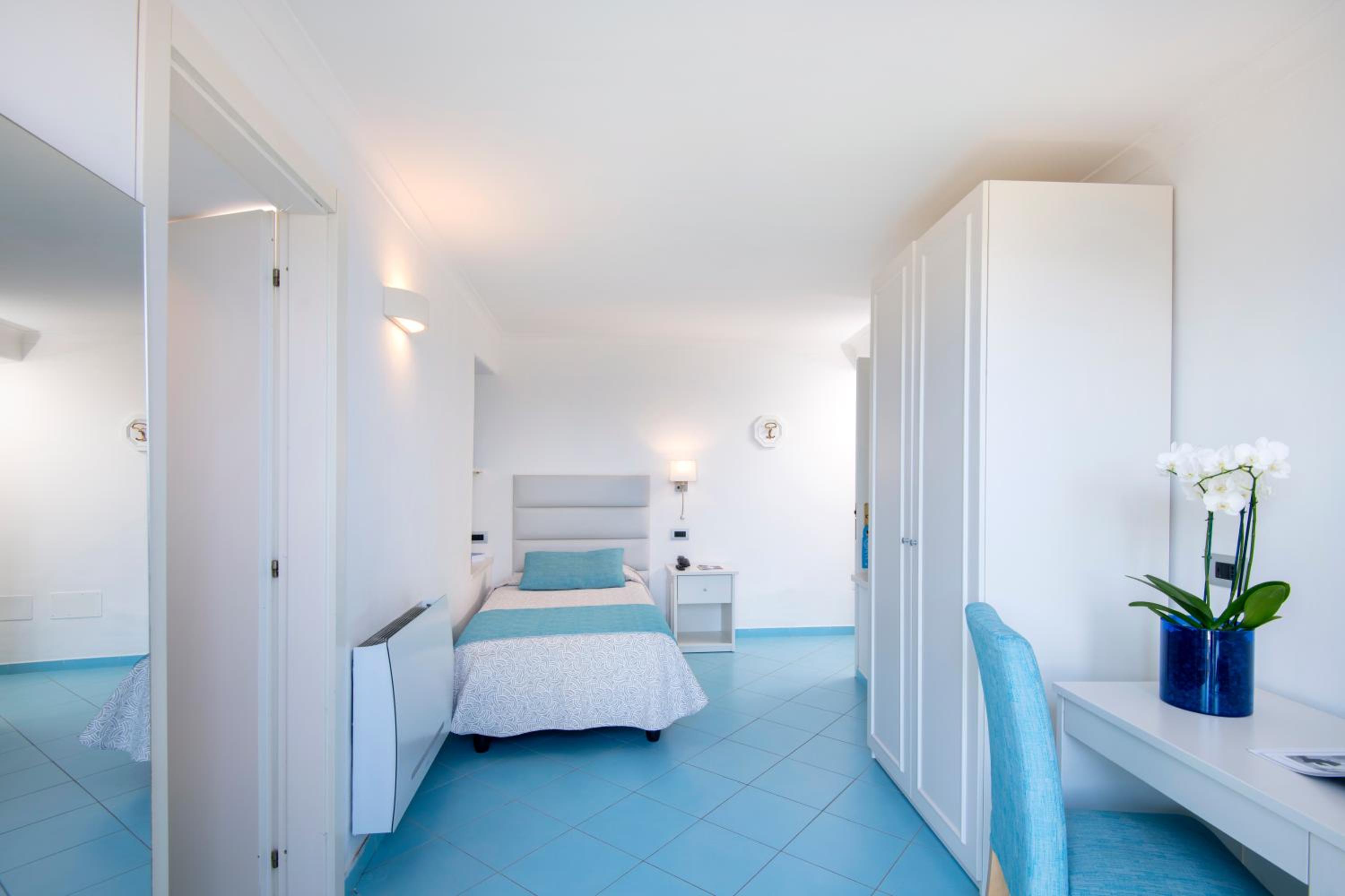 Single Room photo 3