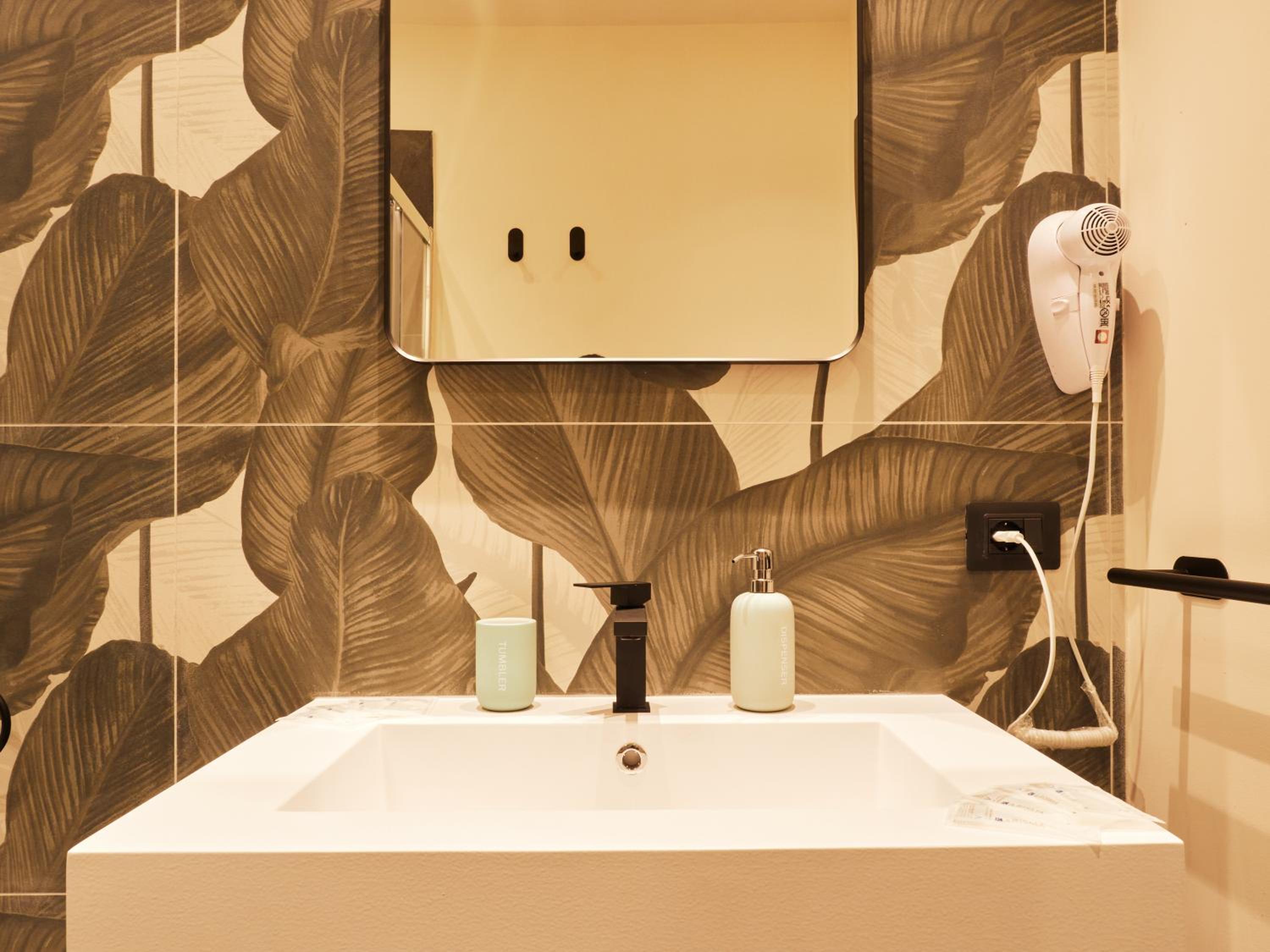 Double Room with Private Bathroom photo 2