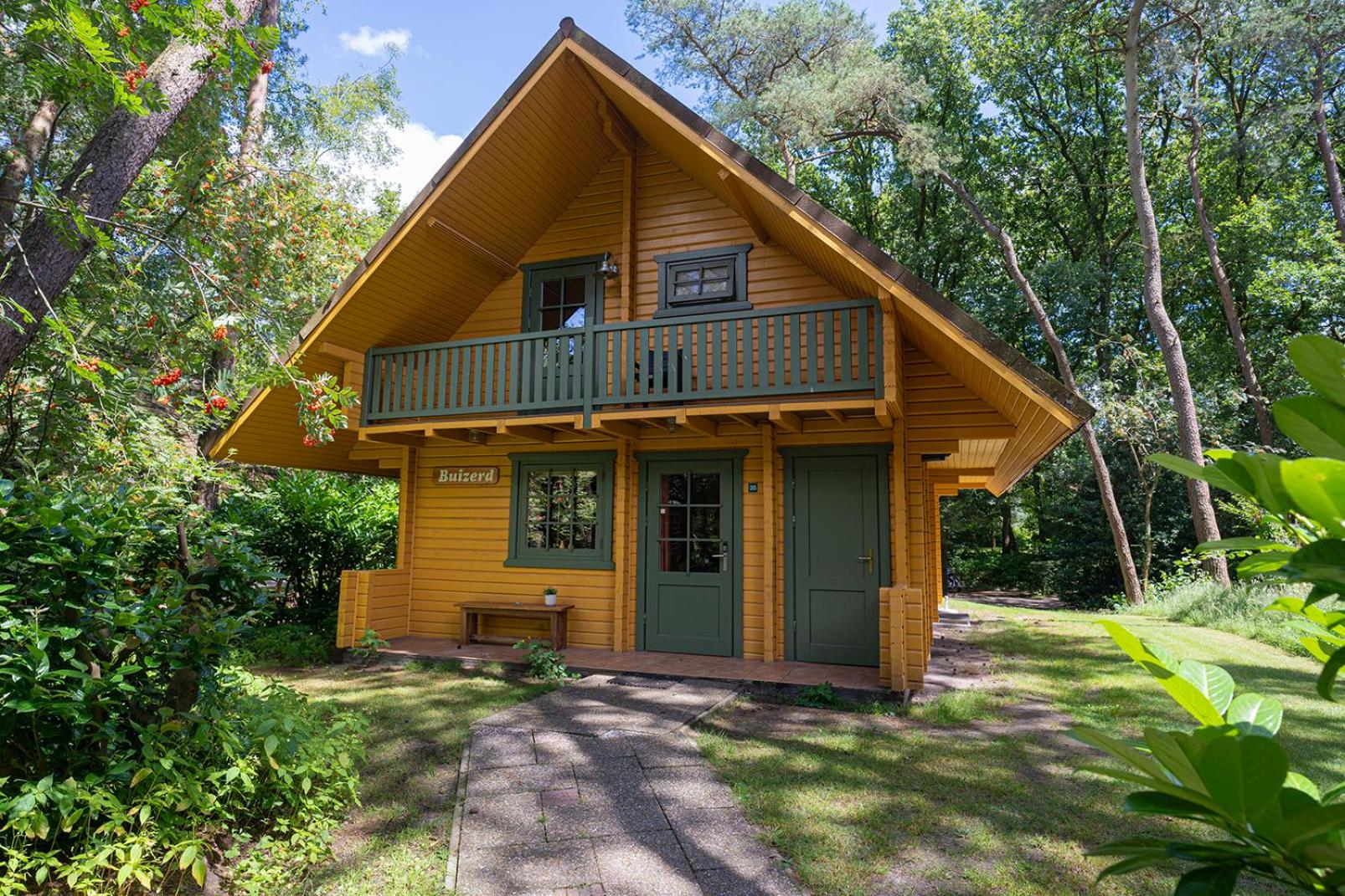 Five-Bedroom House photo 1