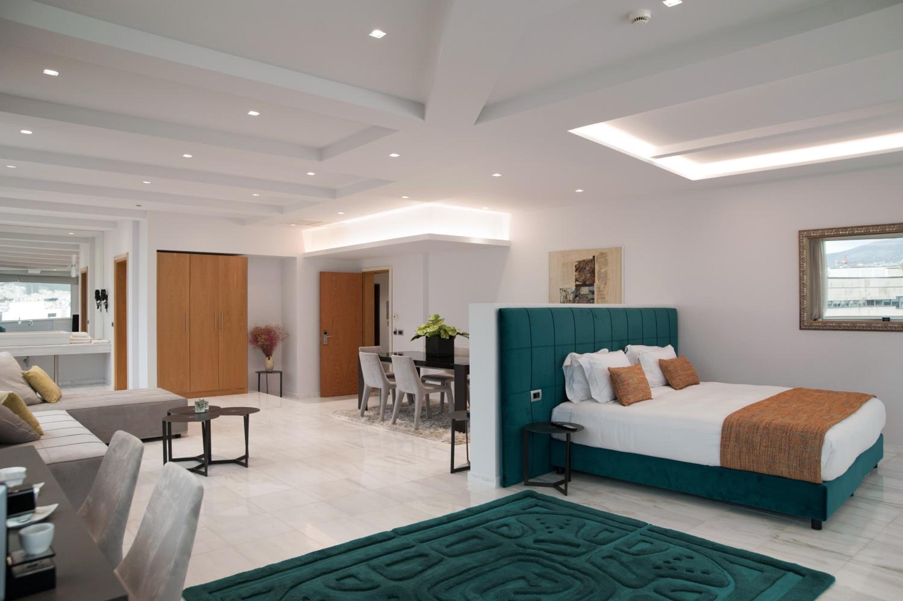 Penthouse Suite with Acropolis View thumbnail 5