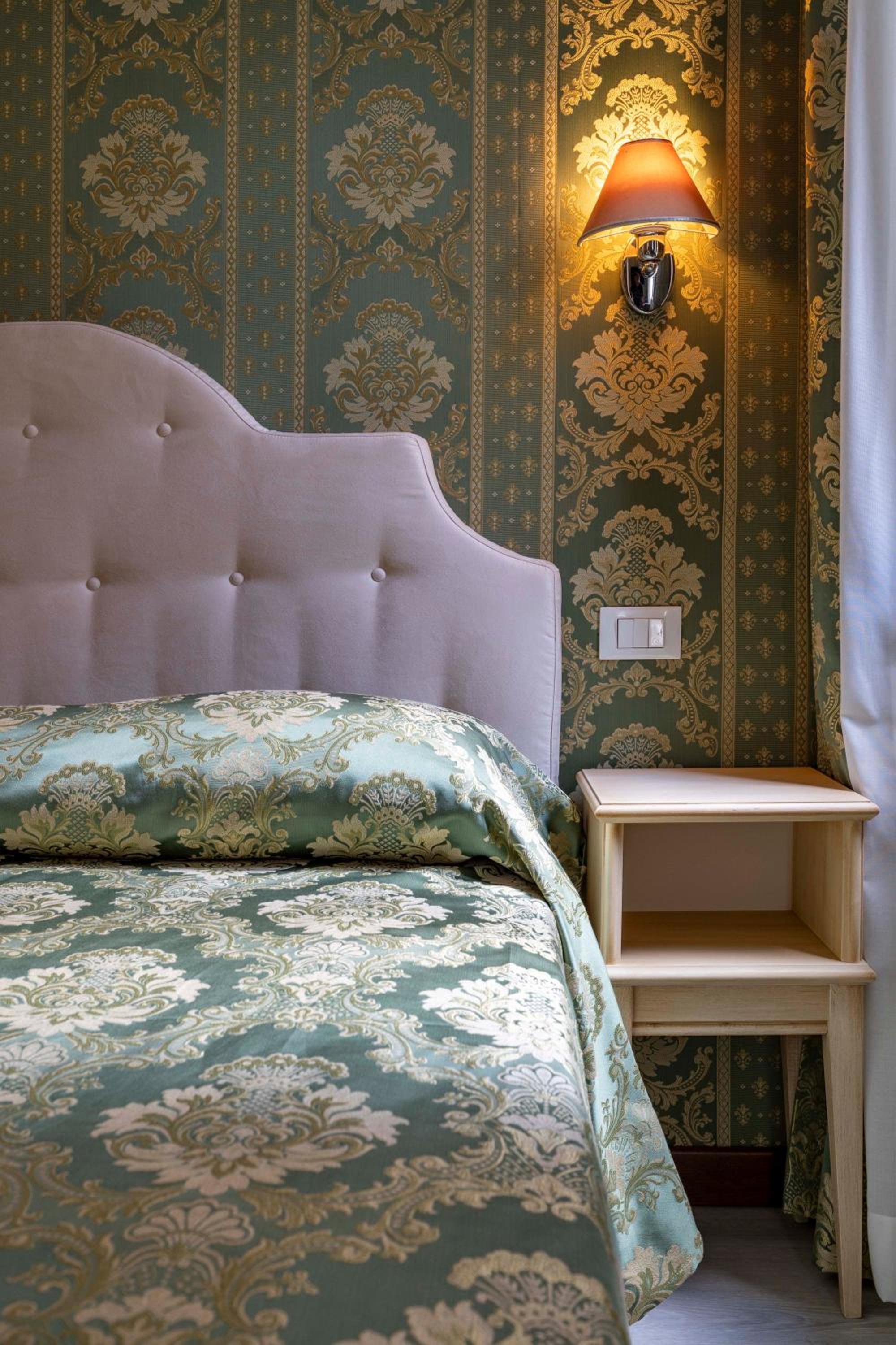 Deluxe Double Room photo 2