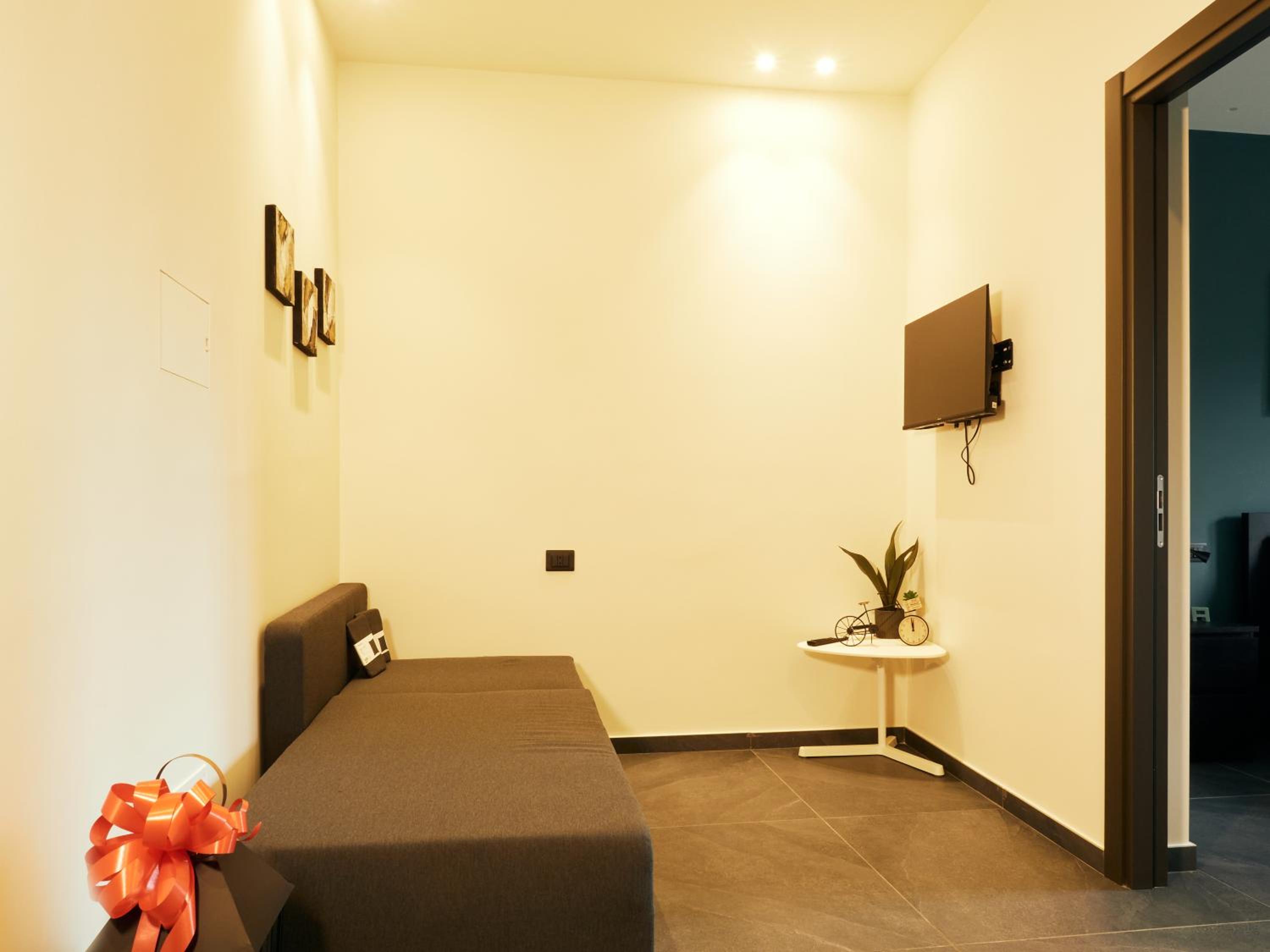 Double Room with Balcony (2 Adults + 1 Child) photo 3