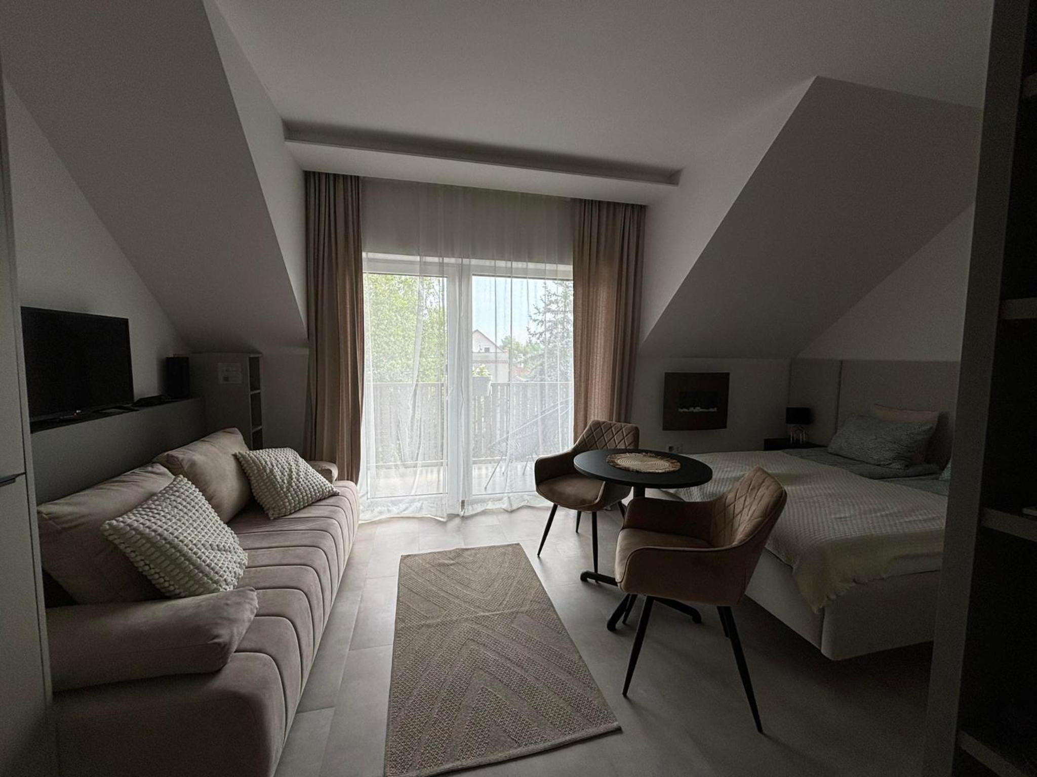 One-Bedroom Apartment photo 1