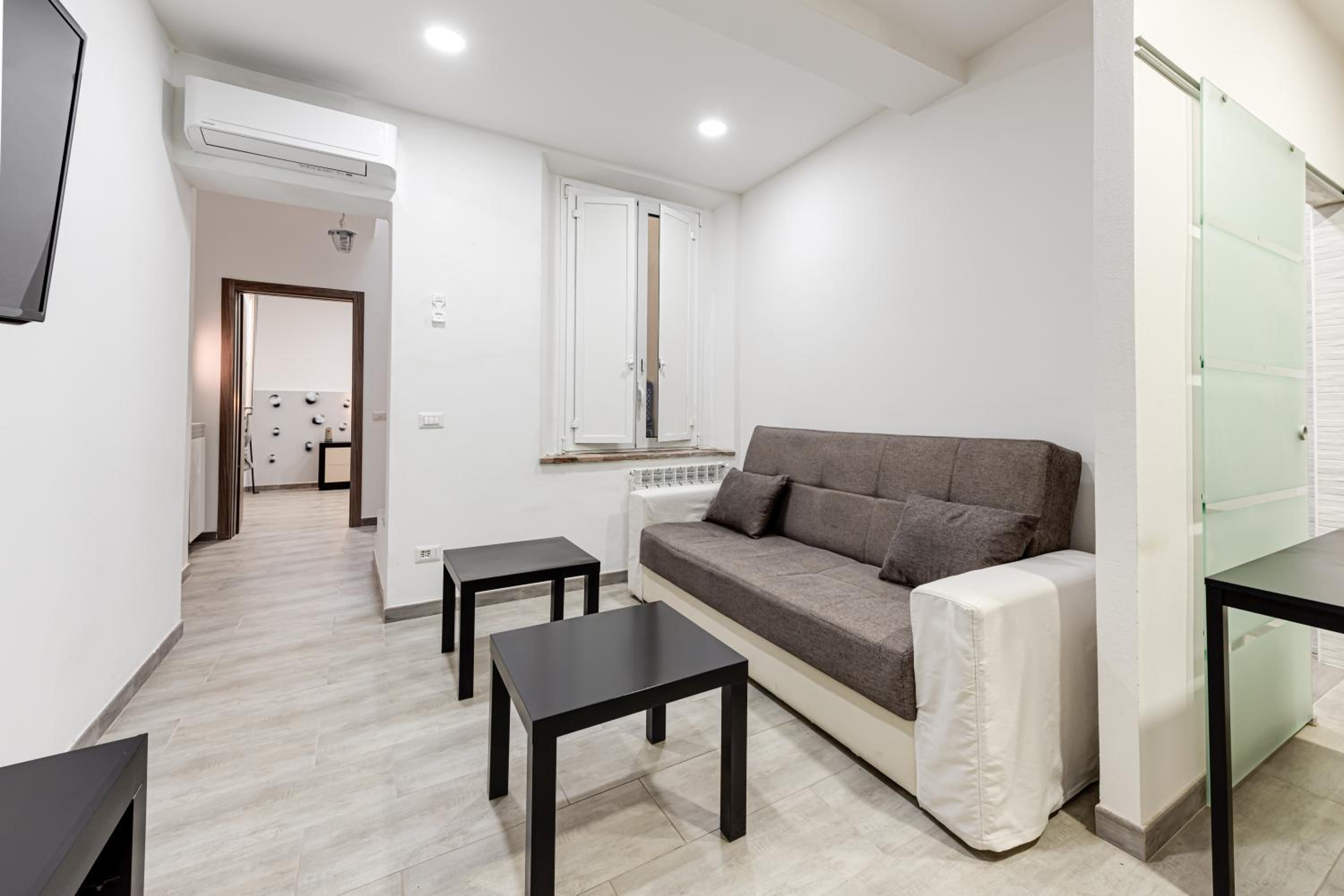Superior One-Bedroom Apartment