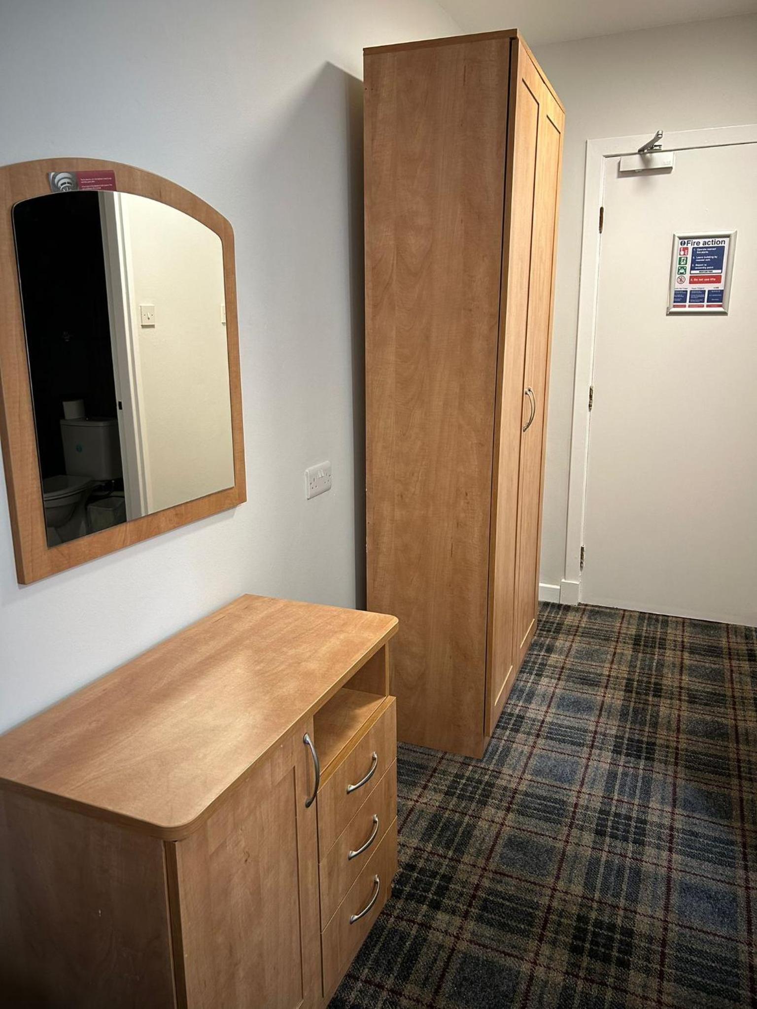 Standard Twin Room - Photo 2