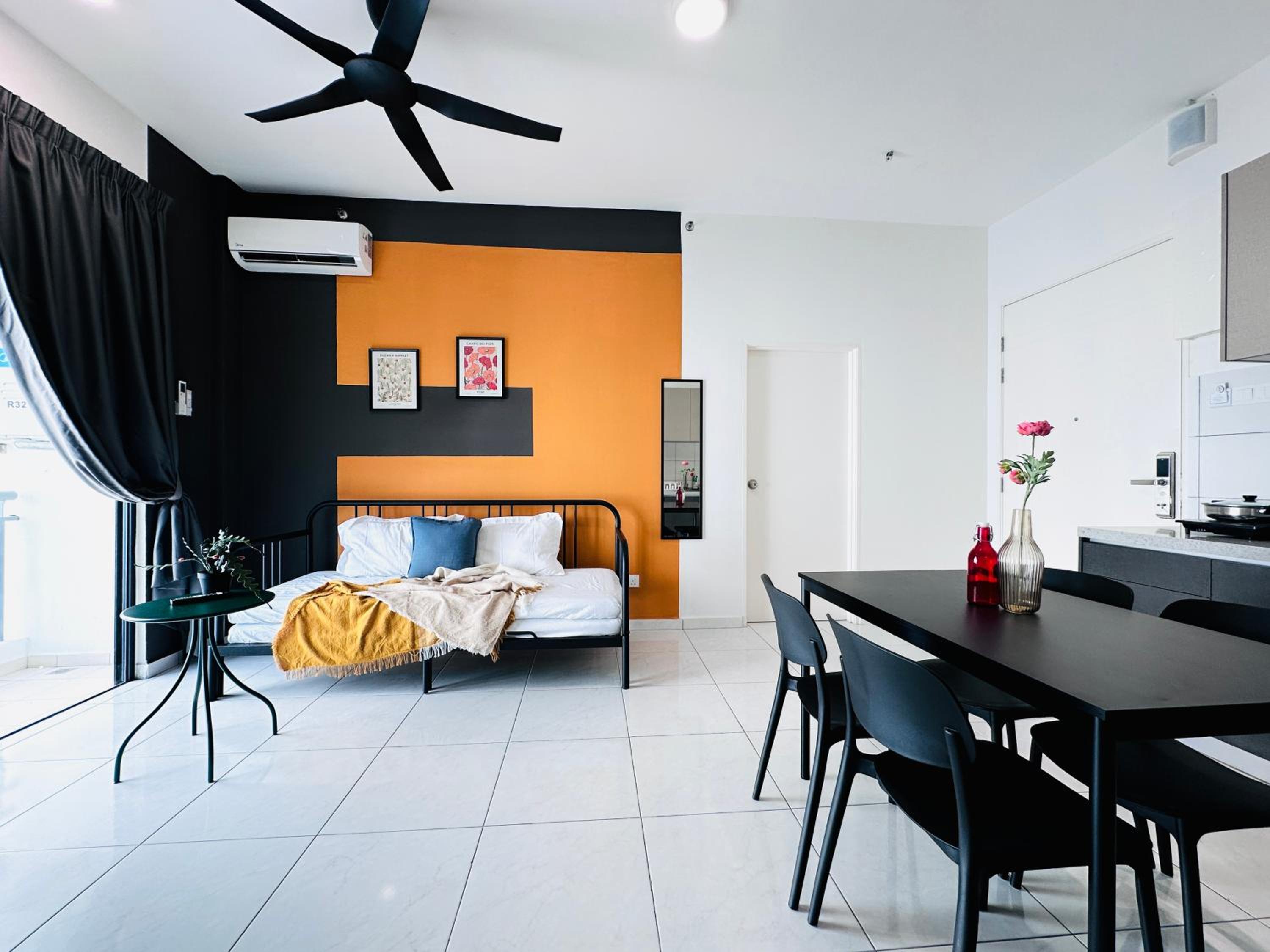 Three-Bedroom Deluxe Apartment