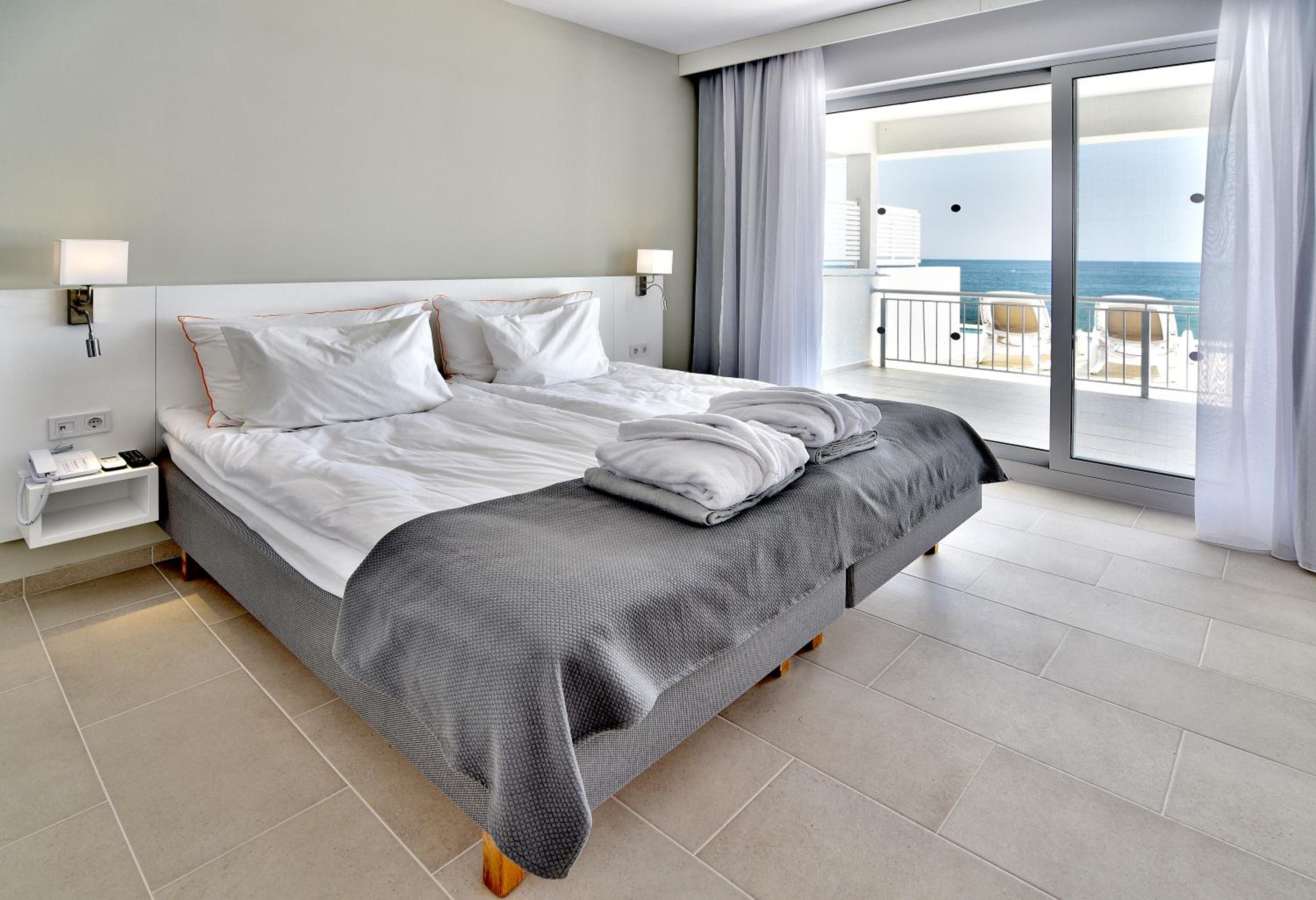 Two-Bedroom Apartment with Private Pool (3 Adults) - Photo 7