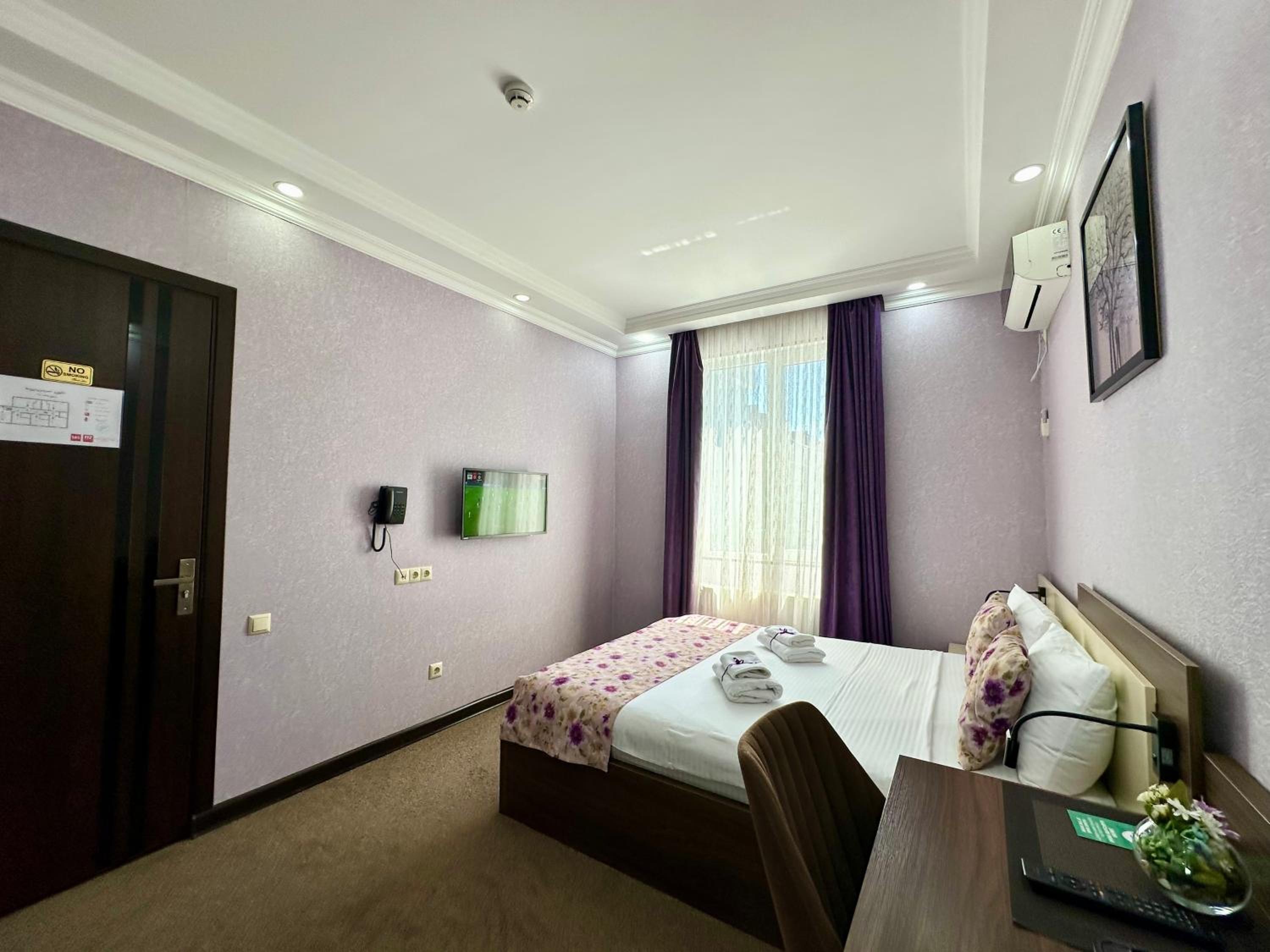 Double Room with Garden View photo 2