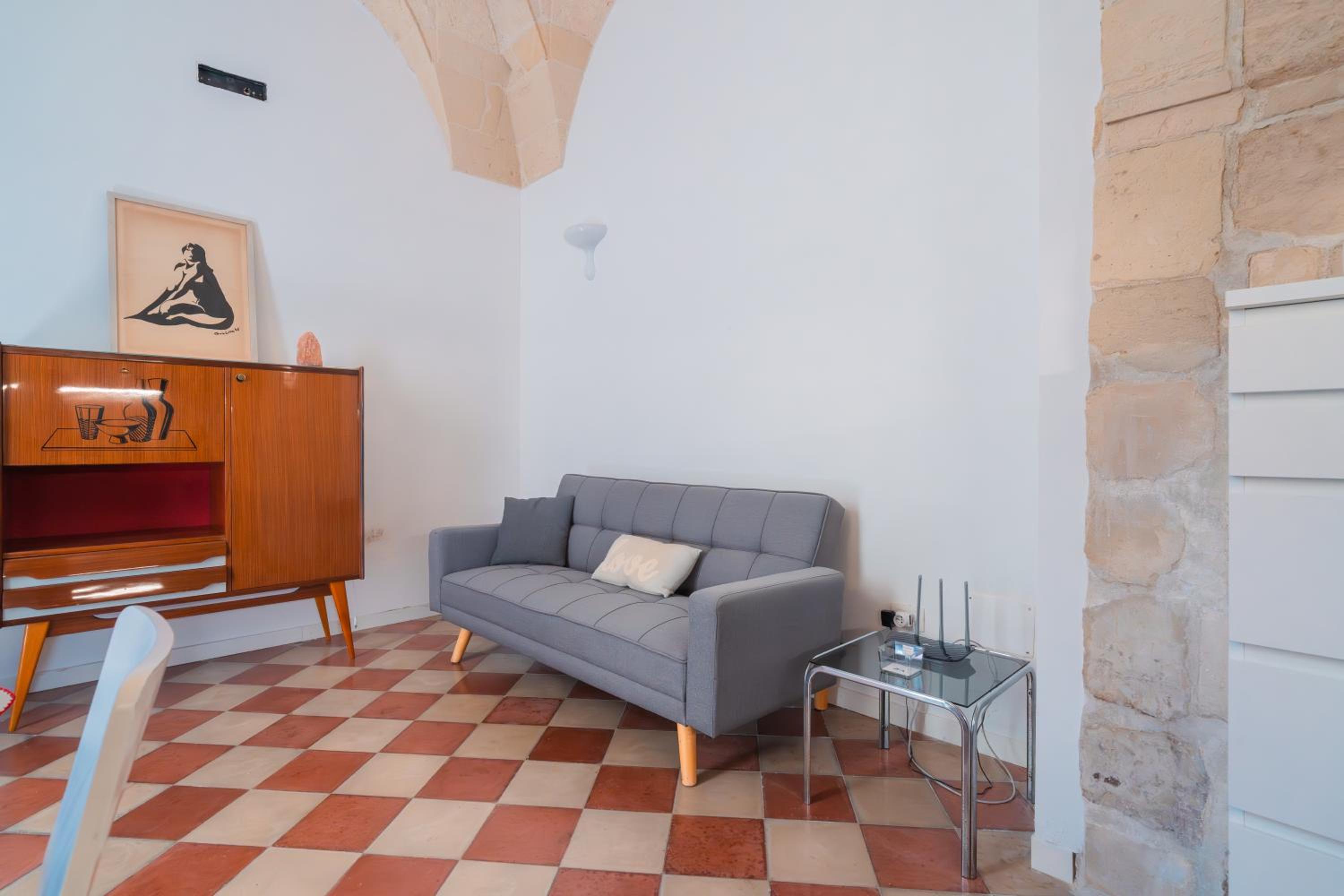 One-Bedroom Apartment