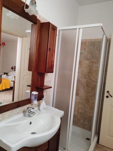 Basic Triple Room photo 1