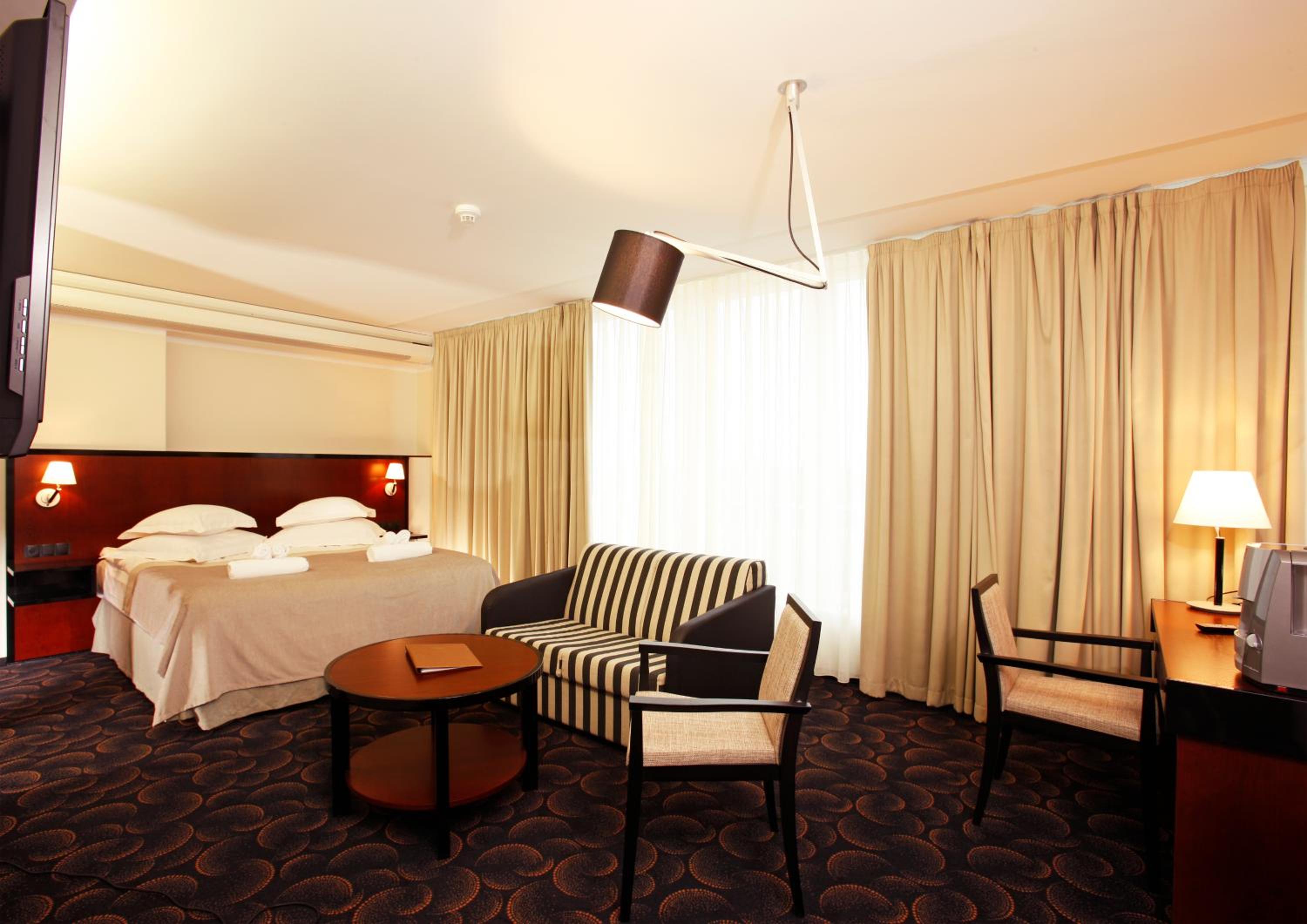 Deluxe Double Room with Spa Access - Photo 1
