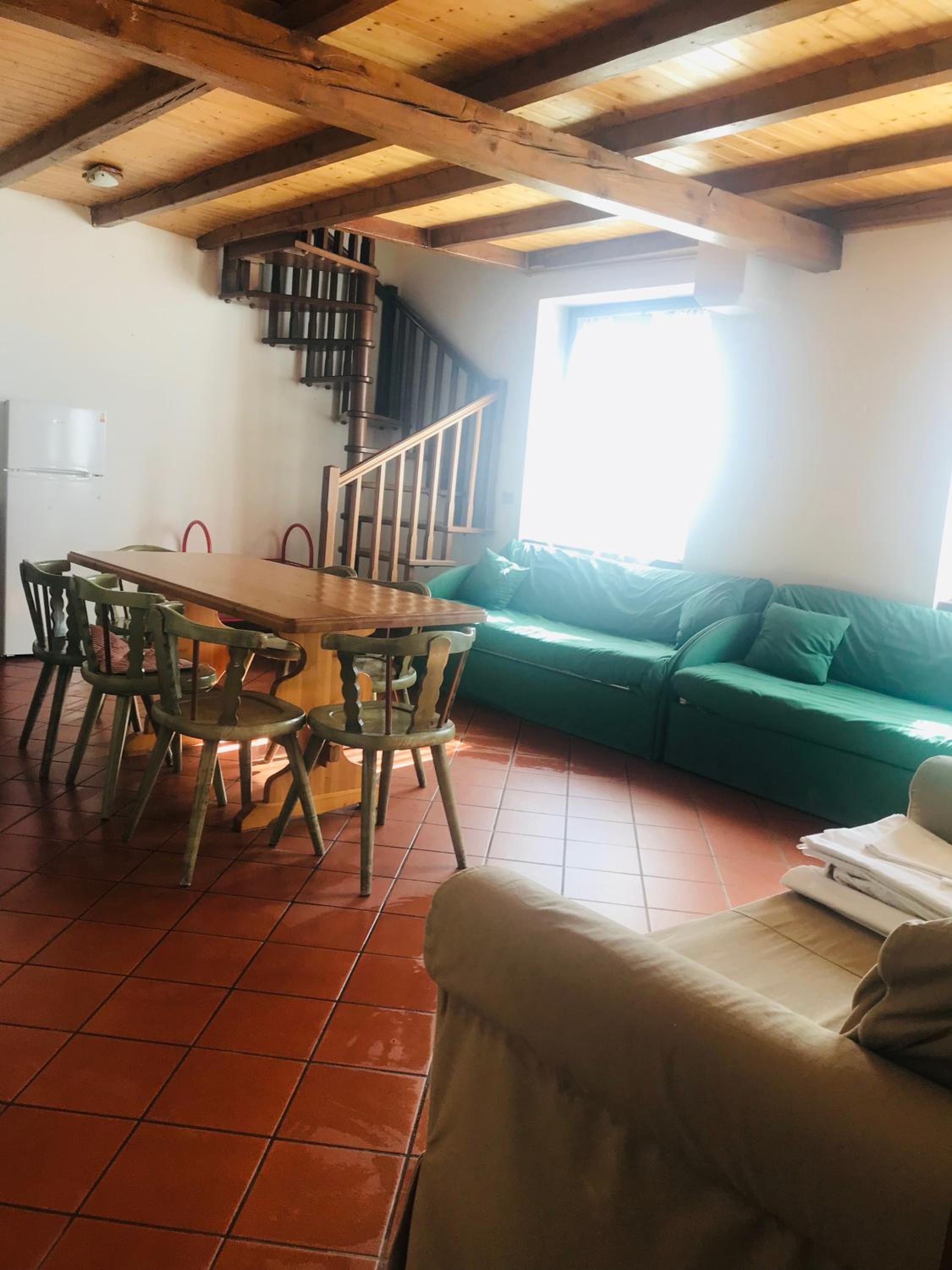 Maisonette photo 1