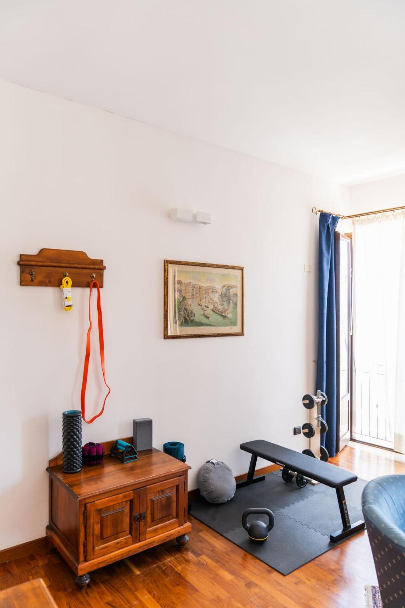 Deluxe Double or Twin Room with Square View photo 3