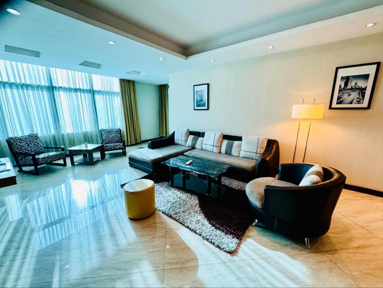 One-Bedroom Apartment - Photo 8