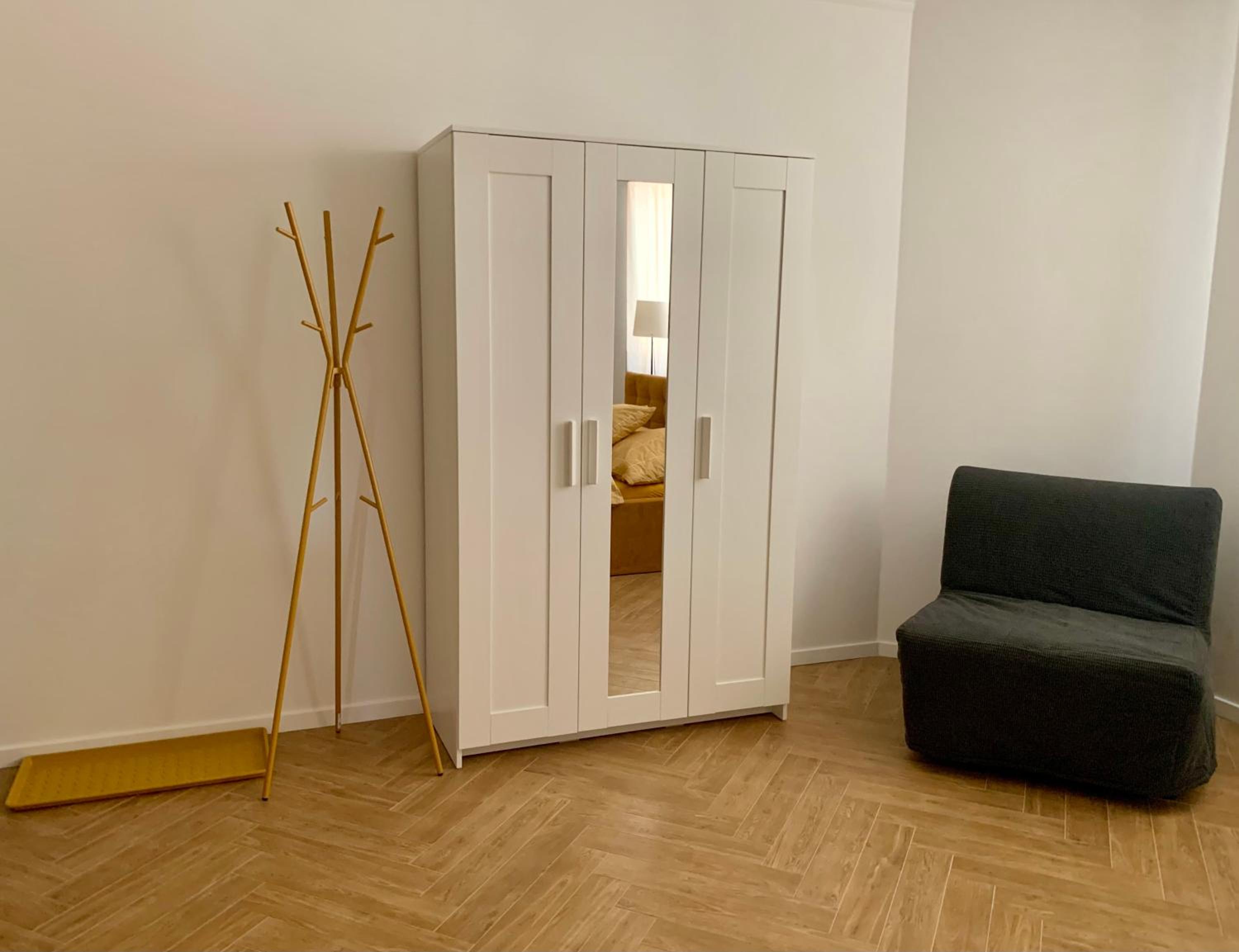 One-Bedroom Apartment photo 2