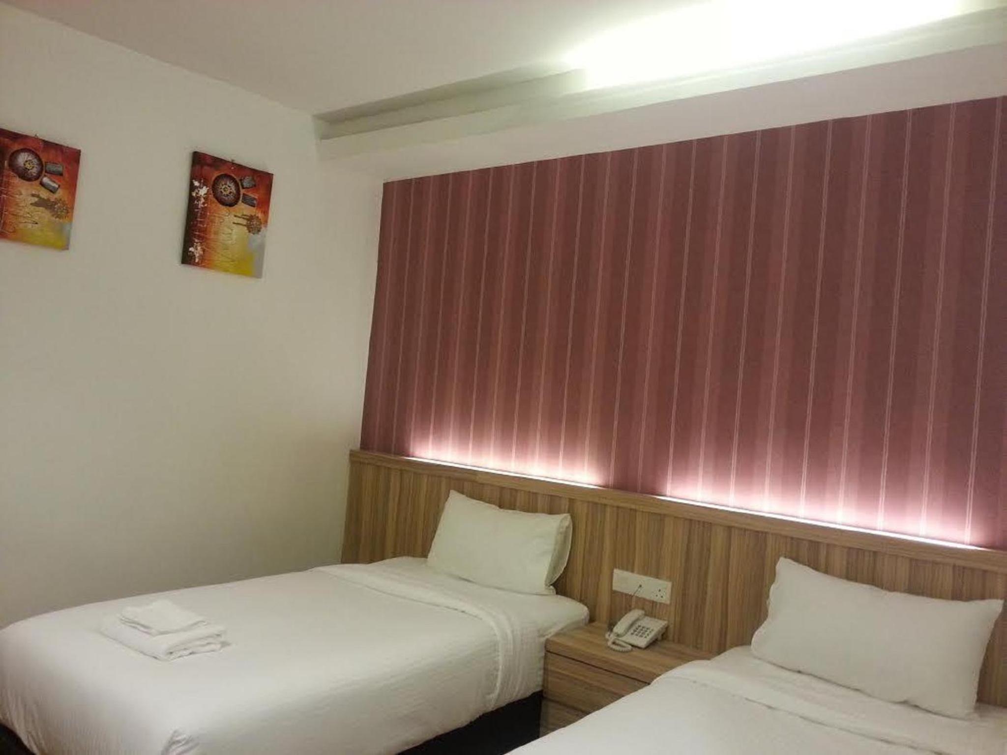 Standard Twin Room - Photo 1