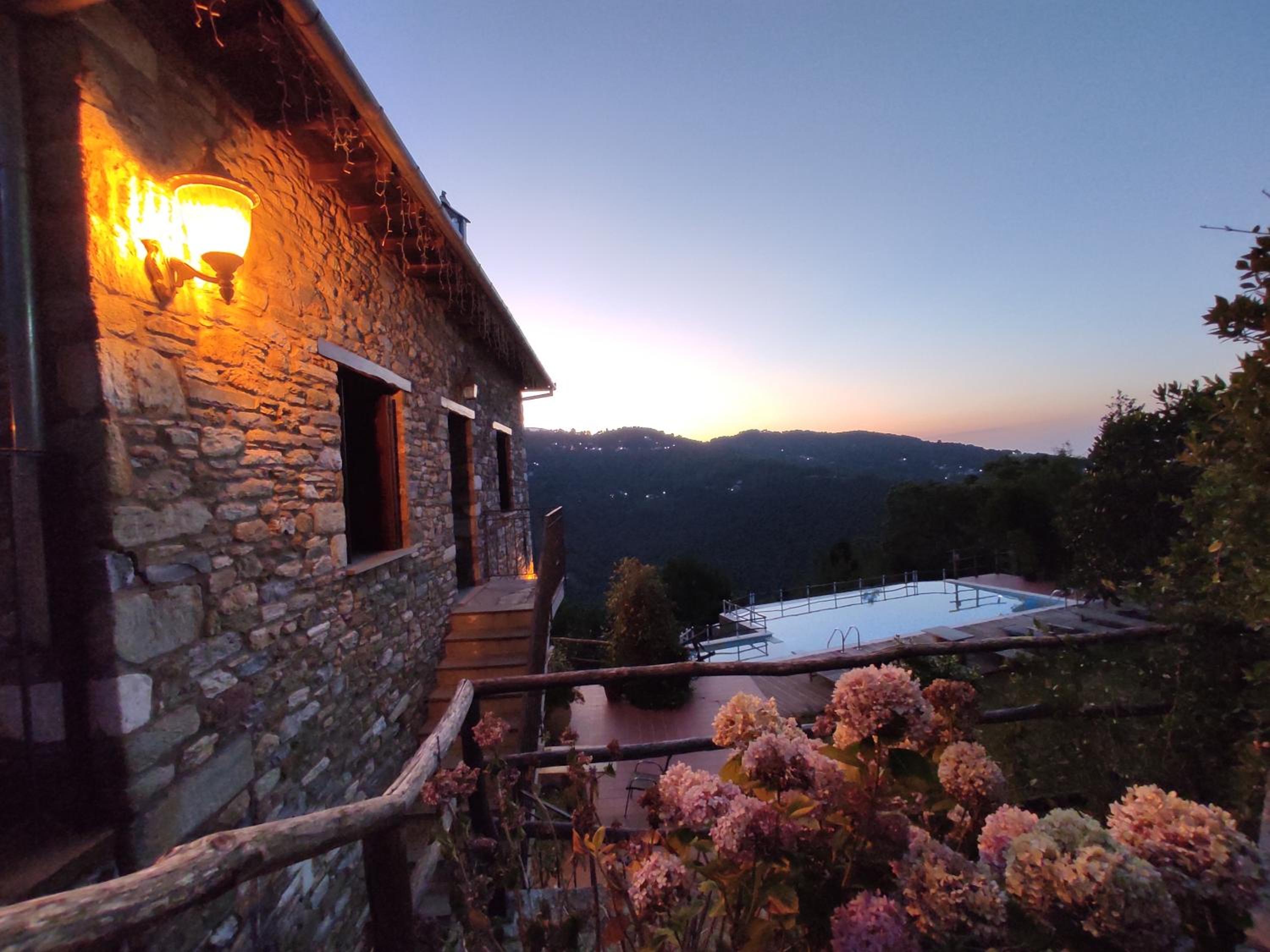 Villa with Private Pool - Photo 7