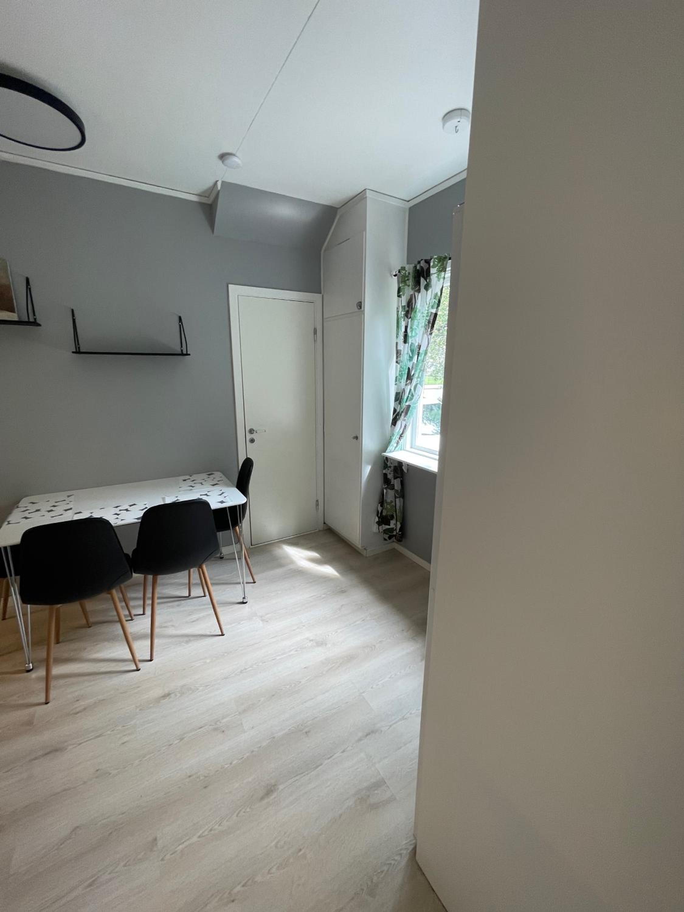 Three-Bedroom Apartment photo 2