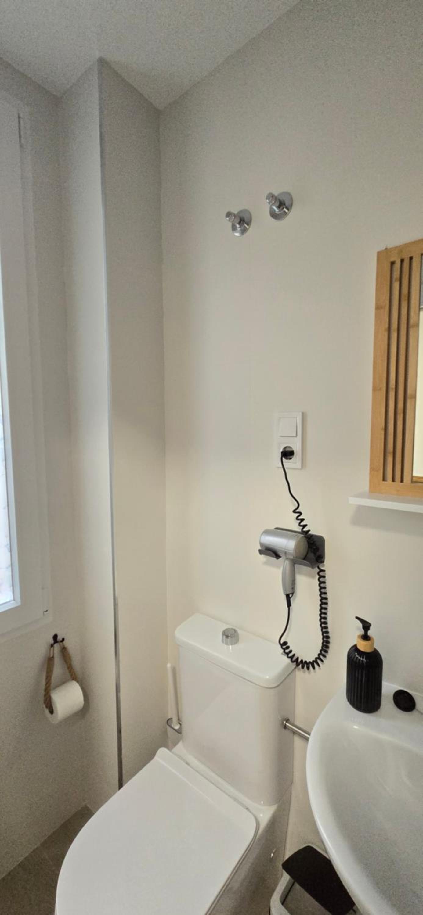 Small Single Room photo 2