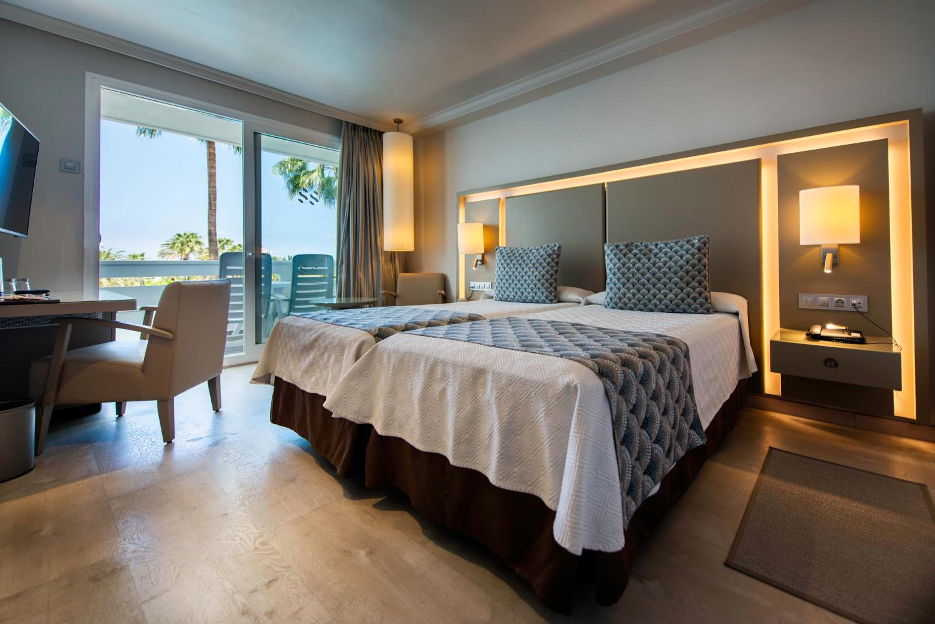 Double Room Single Use Pool View