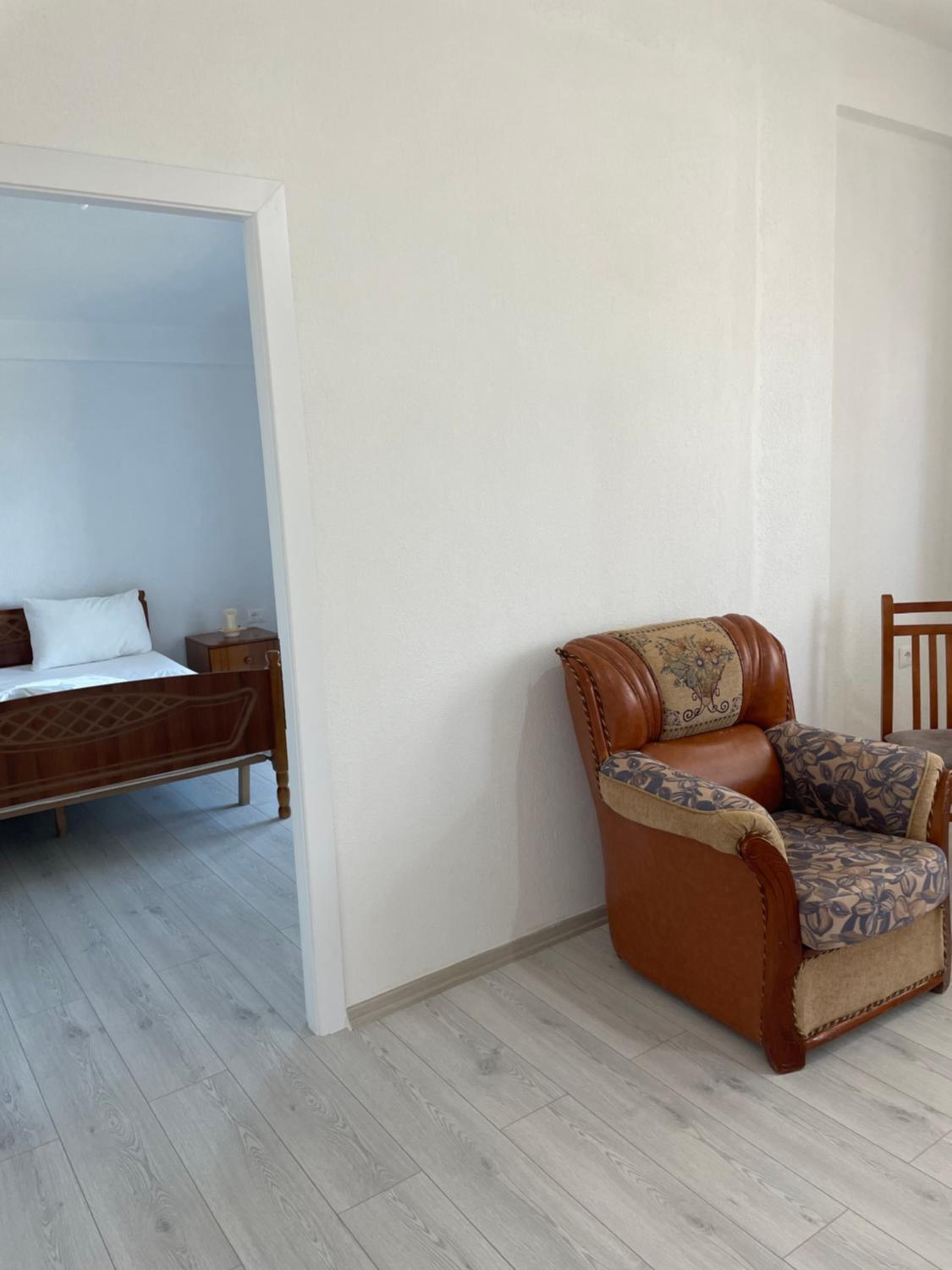 One-Bedroom Apartment photo 3