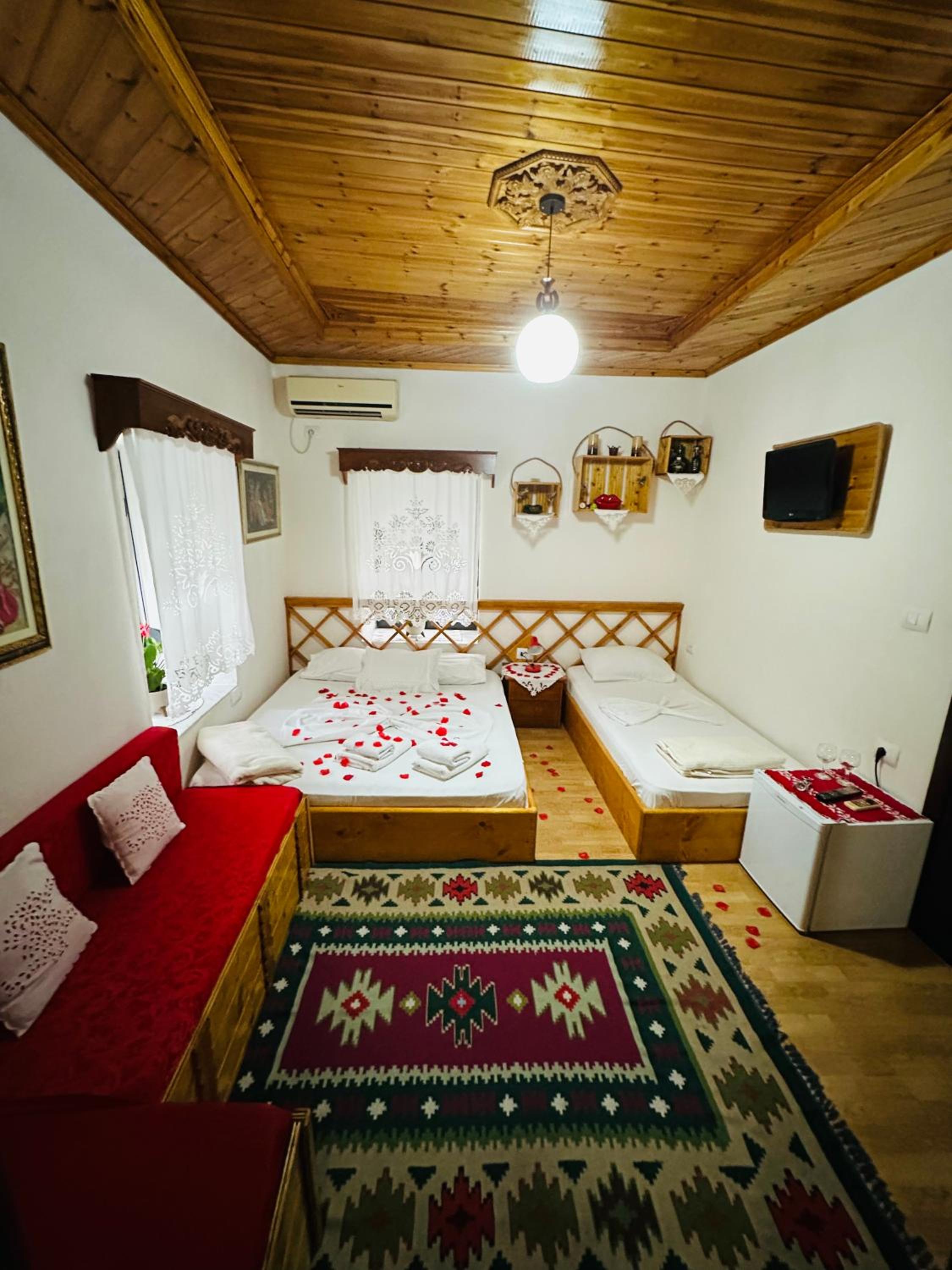 Large Double Room photo 3