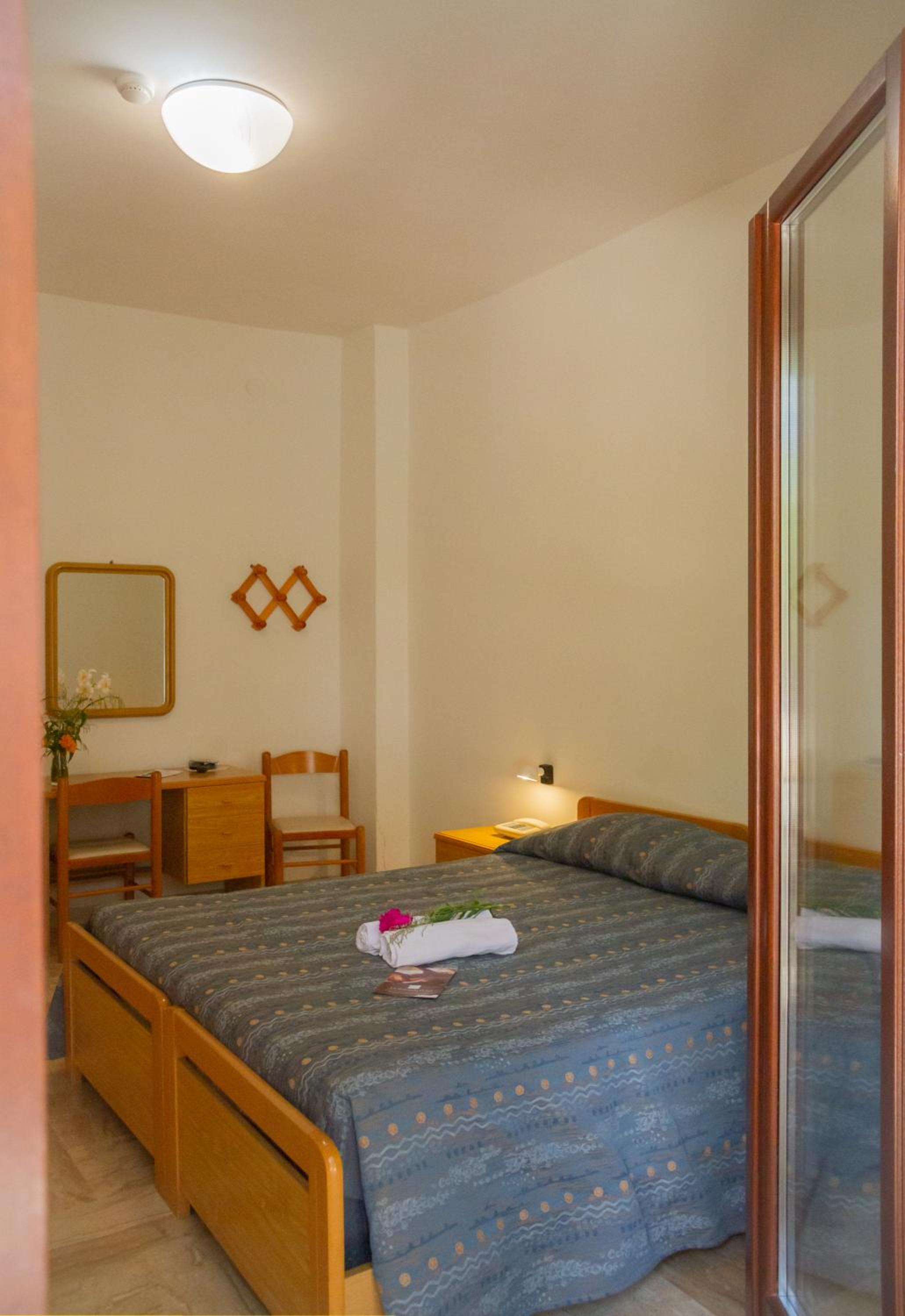 Standard Double Room - Photo 1